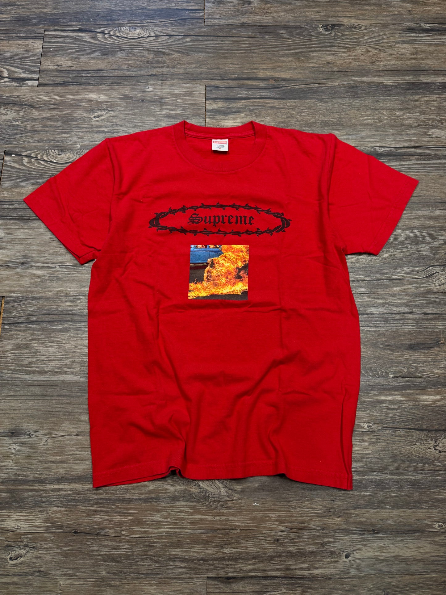 SUPREME RED FLAMING MONK TEE (M)