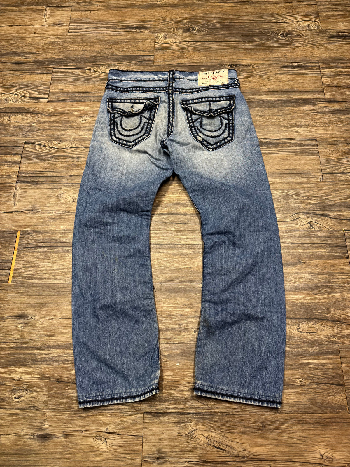 TRUE RELIGION RICKY RELAXED STRAIGHT LEG DARK BLUE STITCH JEANS (31)