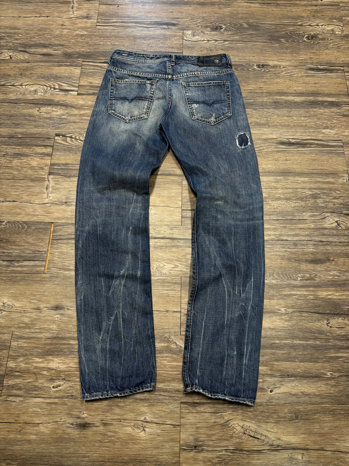 DIESEL PATCHWORK REPAIRED DARK WASH DISTRESSED JEANS (32)