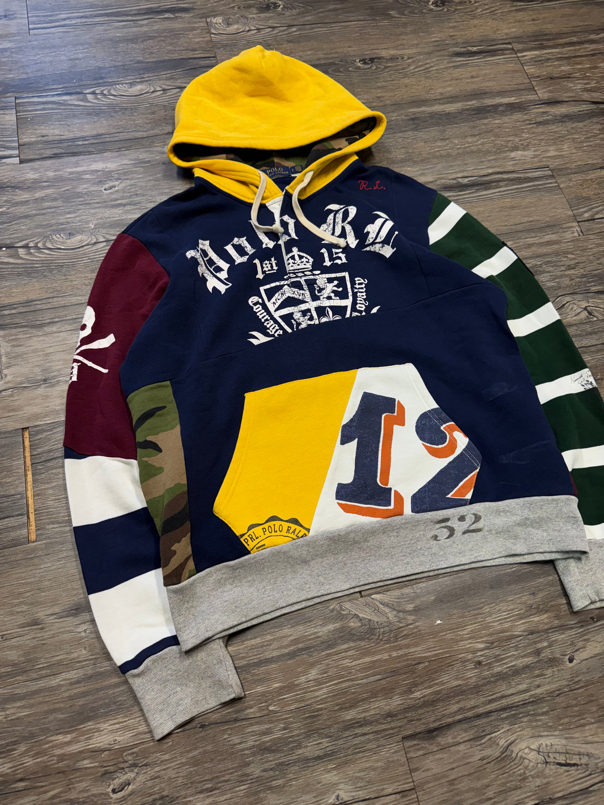 POLO RALPH LAUREN PATCHWORK SKULL RUGBY CAMO HOODIE (L)