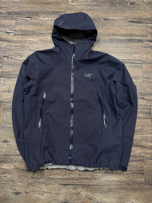 ARCTERYX NAVY BLUE RAIN JACKET (L)