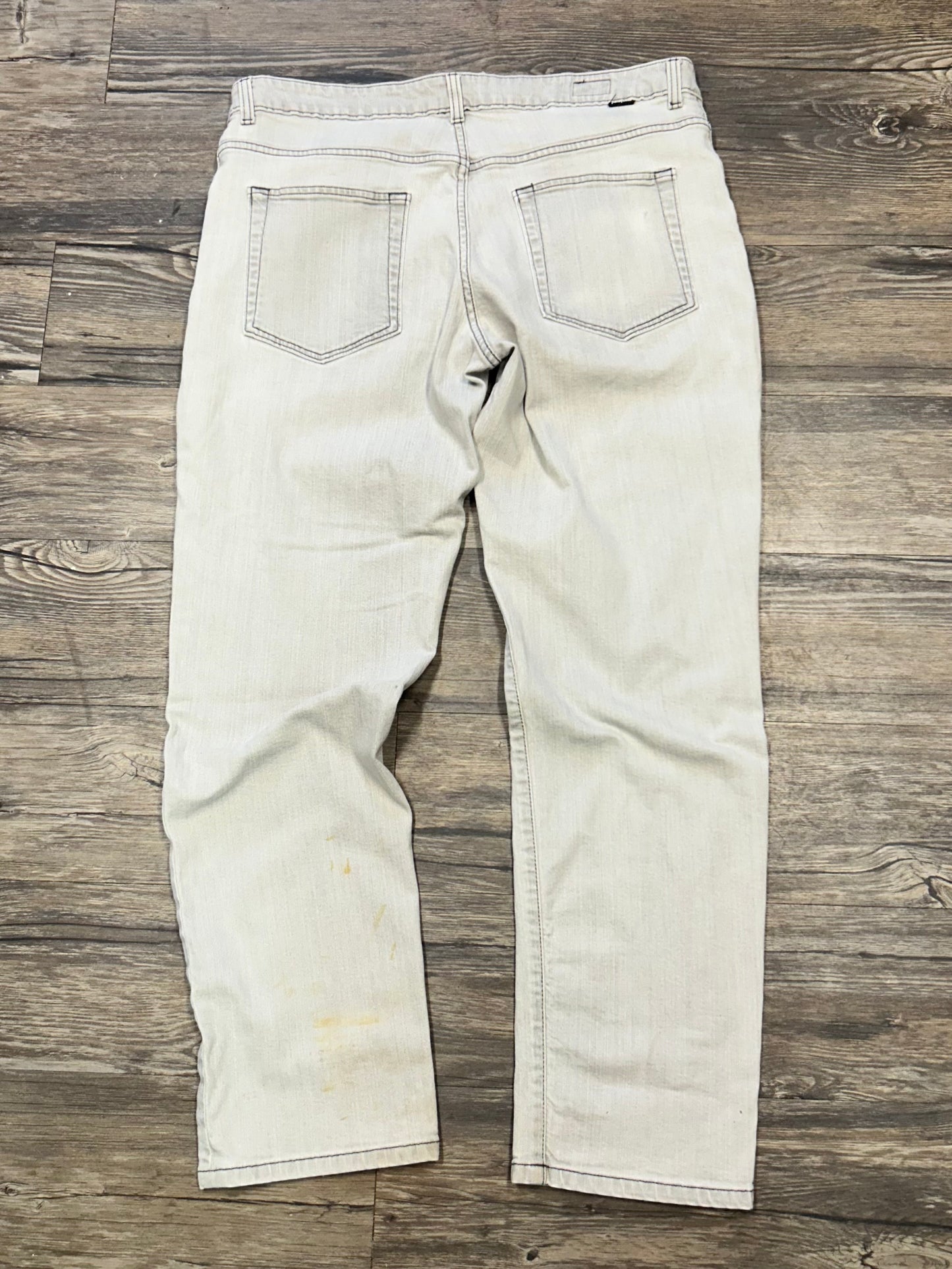 PATAGONIA OFF WHITE PANTS (38)