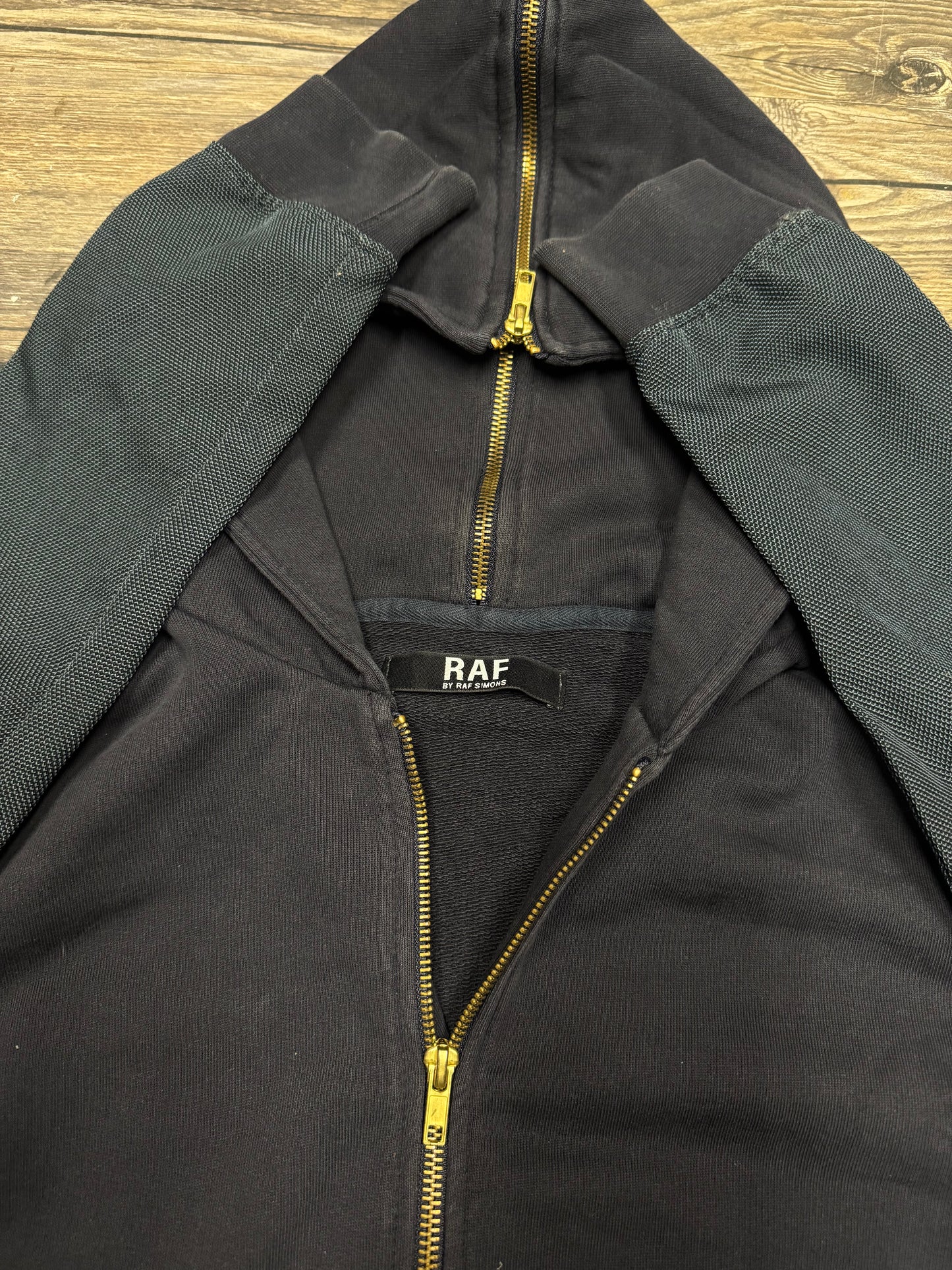 RAF BY RAF SIMONS HOOD ZIP HOODIE (XS)