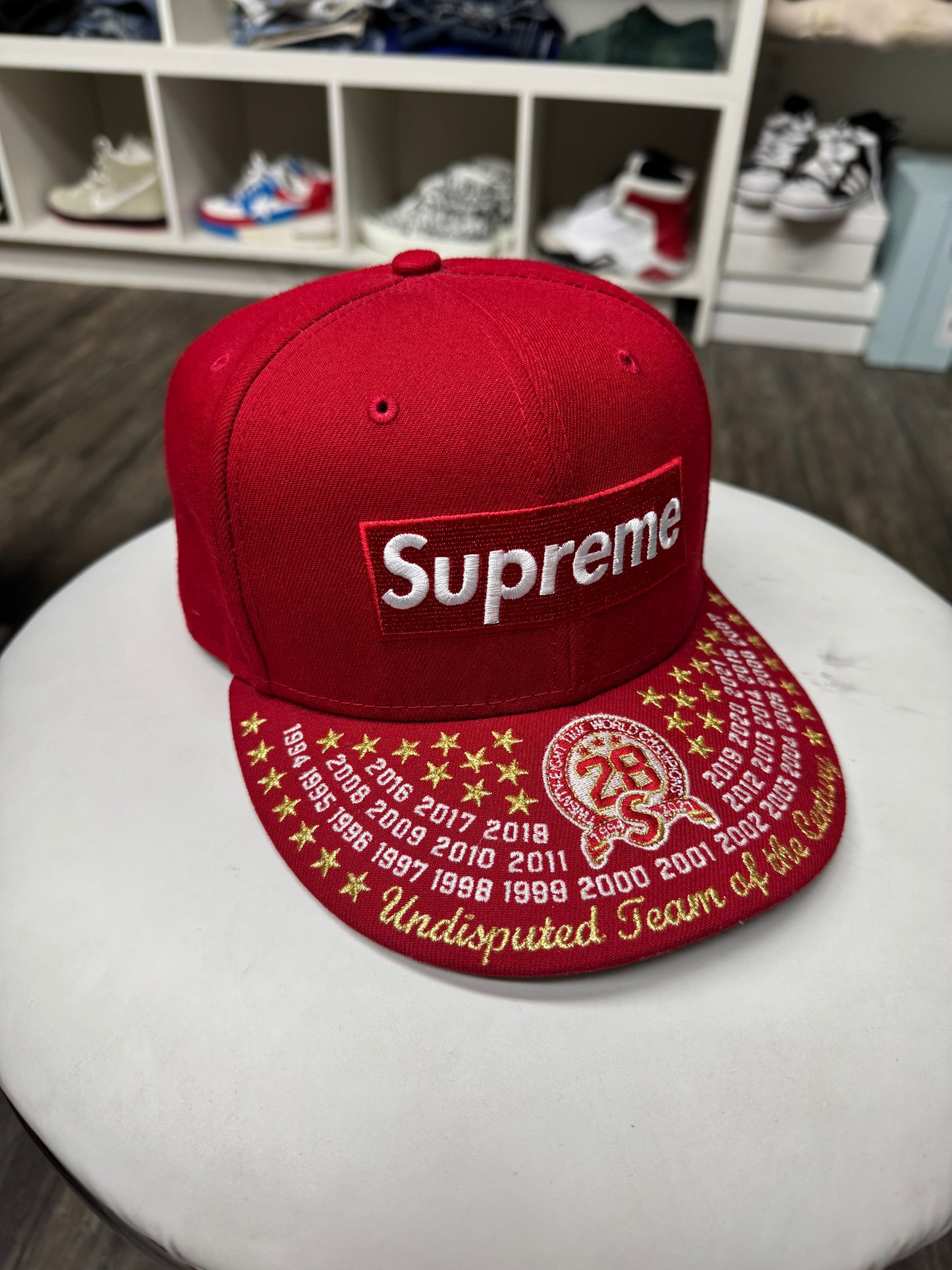 SUPREME UNDISPUTED BOX LOGO NEW ERA FITTED HAT (7 3/8)