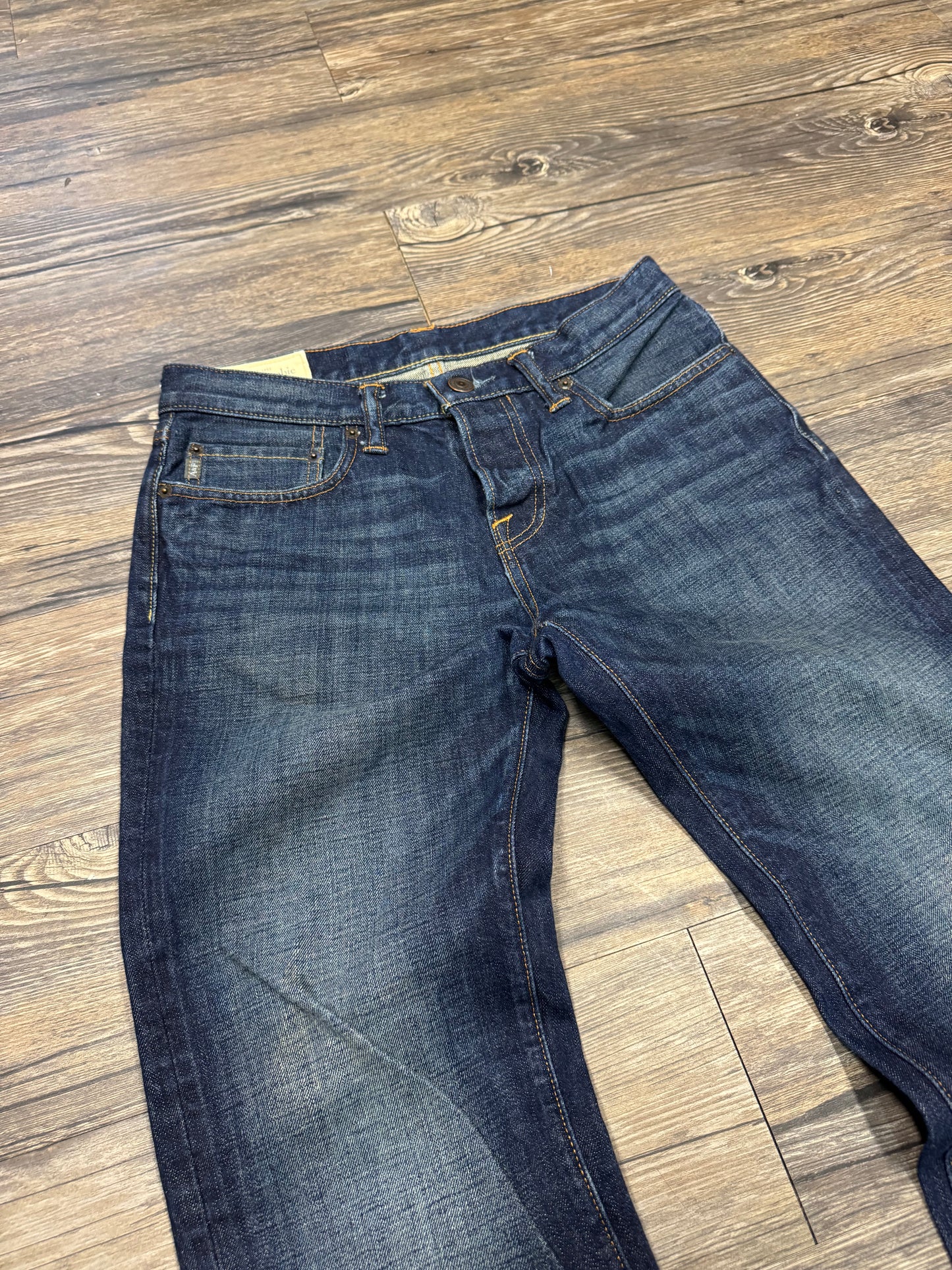 ABERCROMBIE & FITCH SLIMFIT DARK WASH JEANS (30x32)