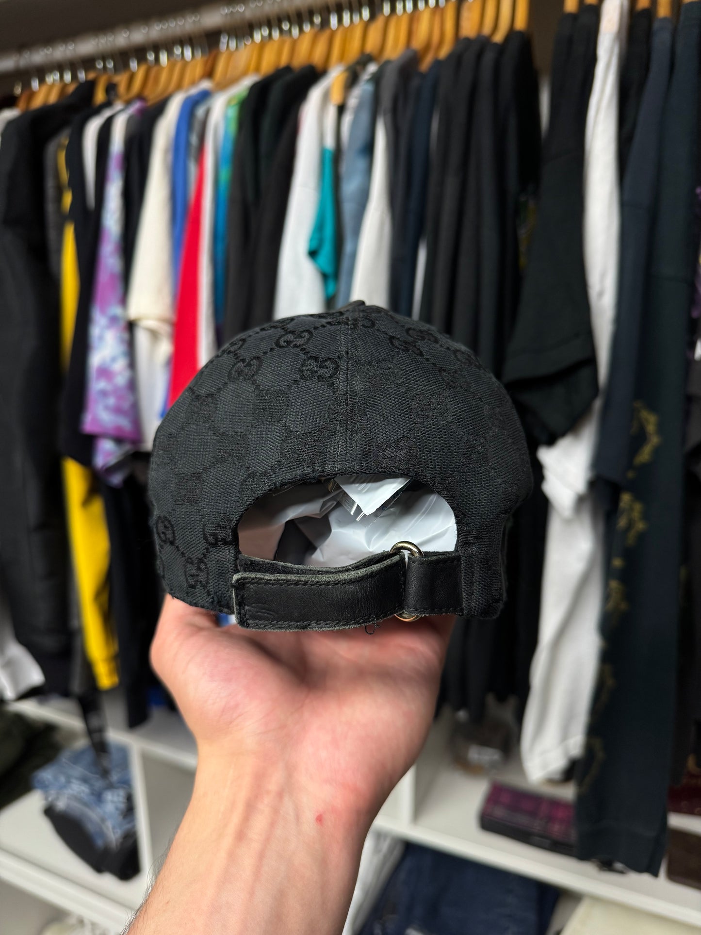GUCCI MONOGRAM BLACK BASEBALL CAP (M)