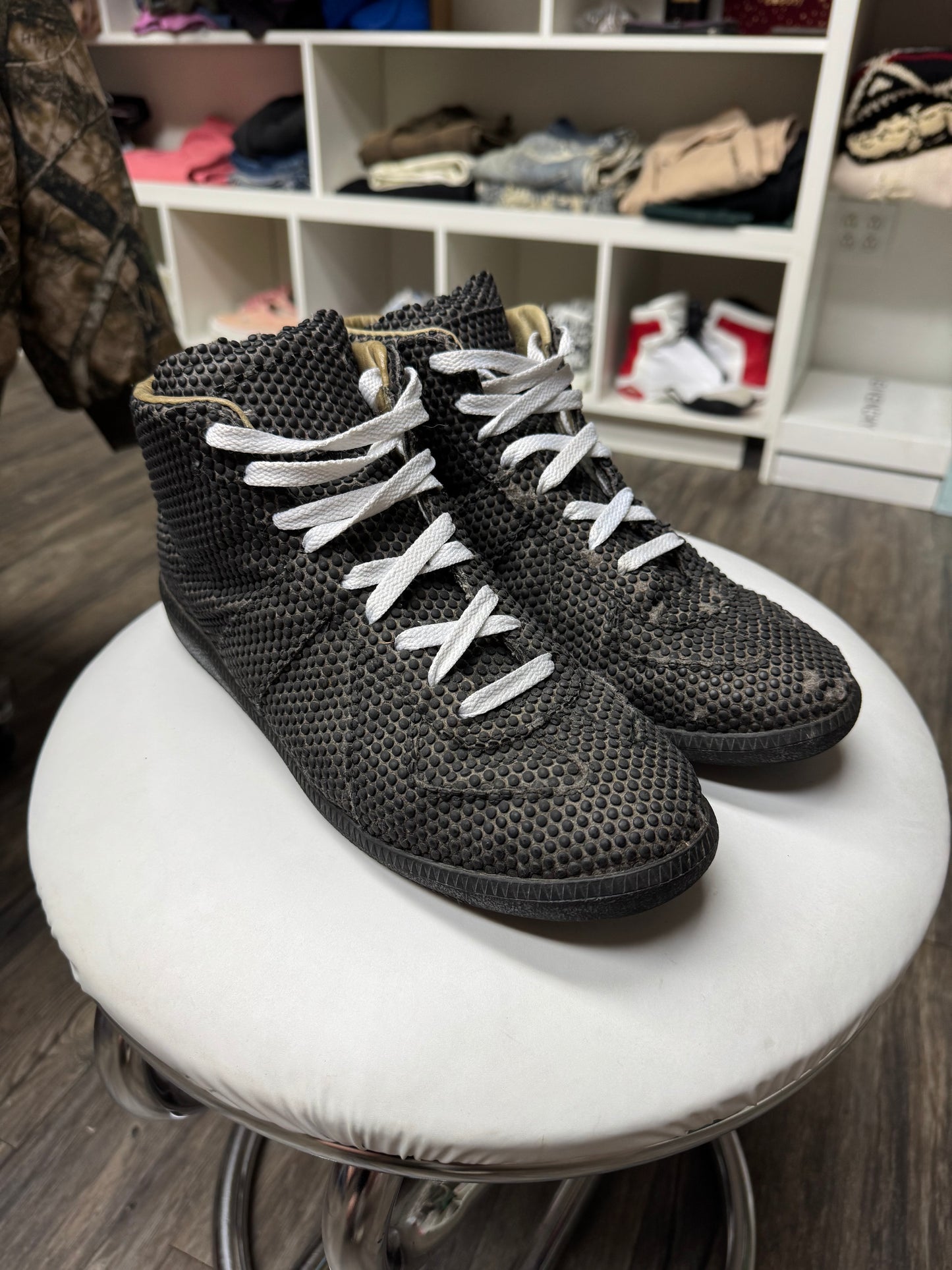 MAISON MARGIELA REPLICA DOTTED EYES HI-TOP GATS (41)