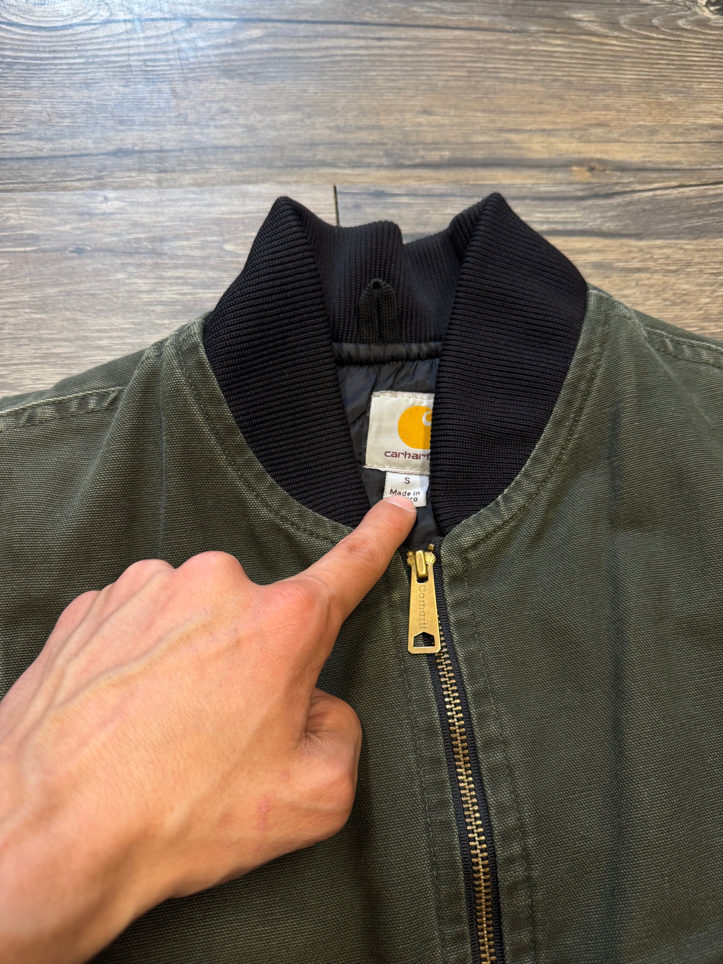 OLIVE GREEN CARHARTT VEST (S)