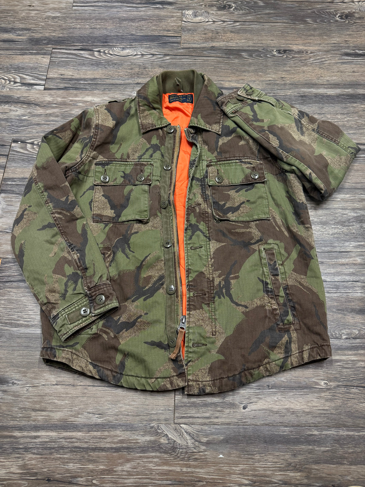 ABERCROMBIE & FITCH CAMO ORANGE LINED HUNTING JACKET (S)