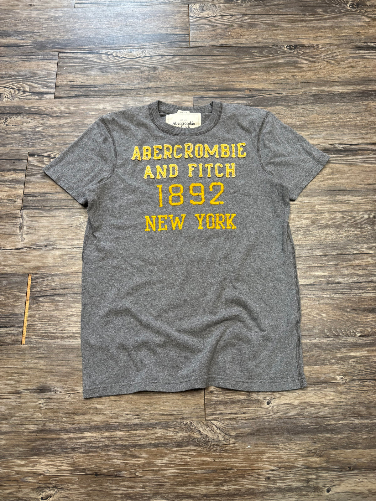 ABERCROMBIE & FITCH 1892 NEW YORK T-SHIRT (M)
