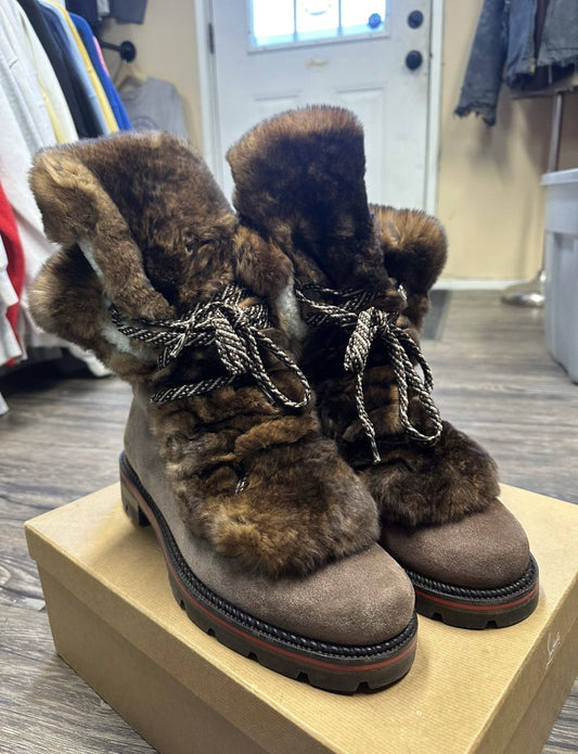 CHRISTIAN LOUBOUTIN FURRY BOOTS (M 10)