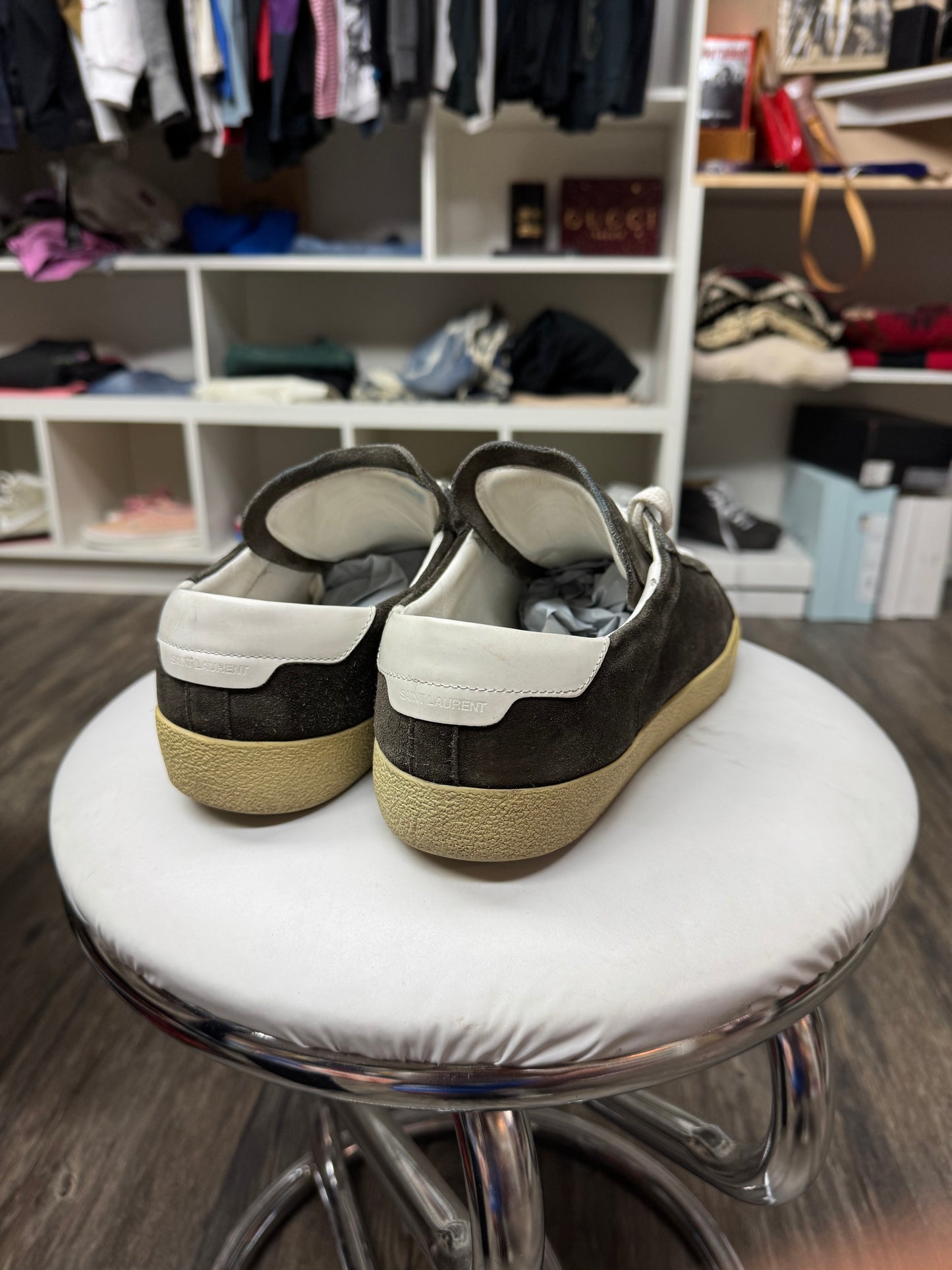 SAINT LAURENT SUEDE SOHO SL06 LO-TOP SNEAKER (44)