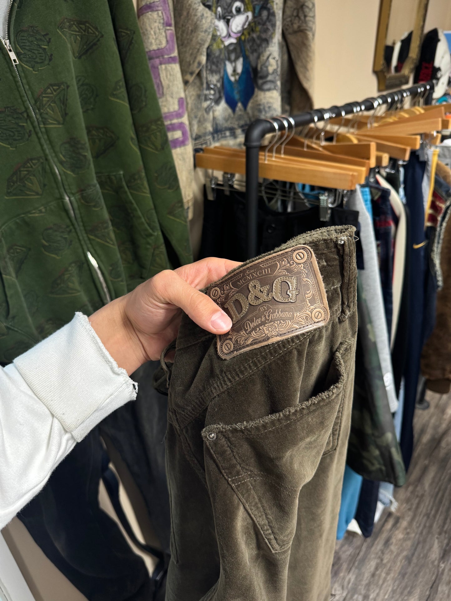DOLCE AND GABBANA CORDUROY PANTS (32)