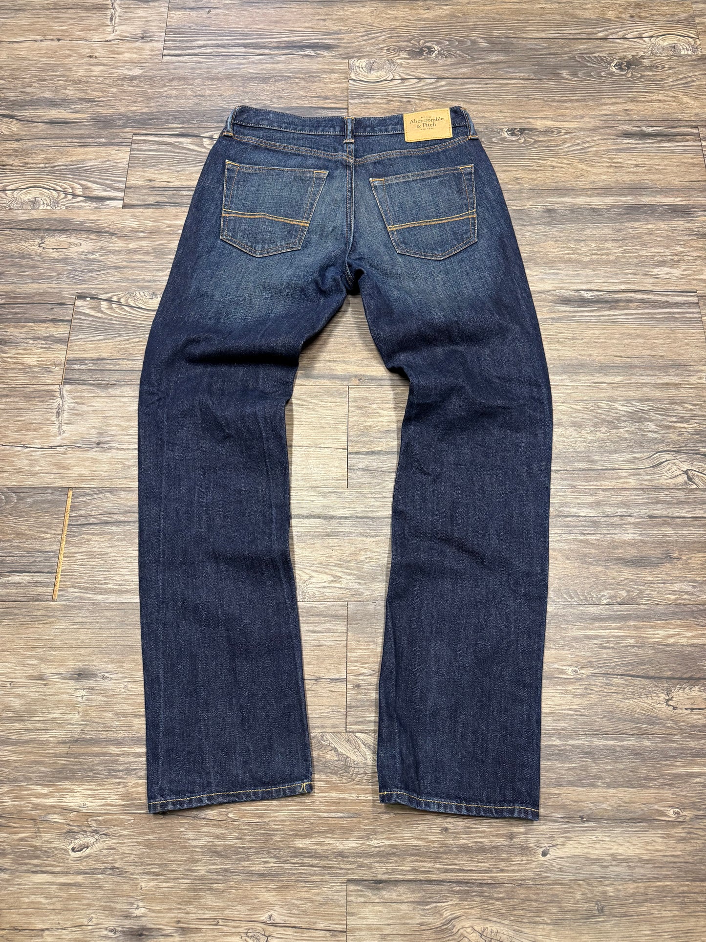 ABERCROMBIE & FITCH SLIMFIT DARK WASH JEANS (30x32)