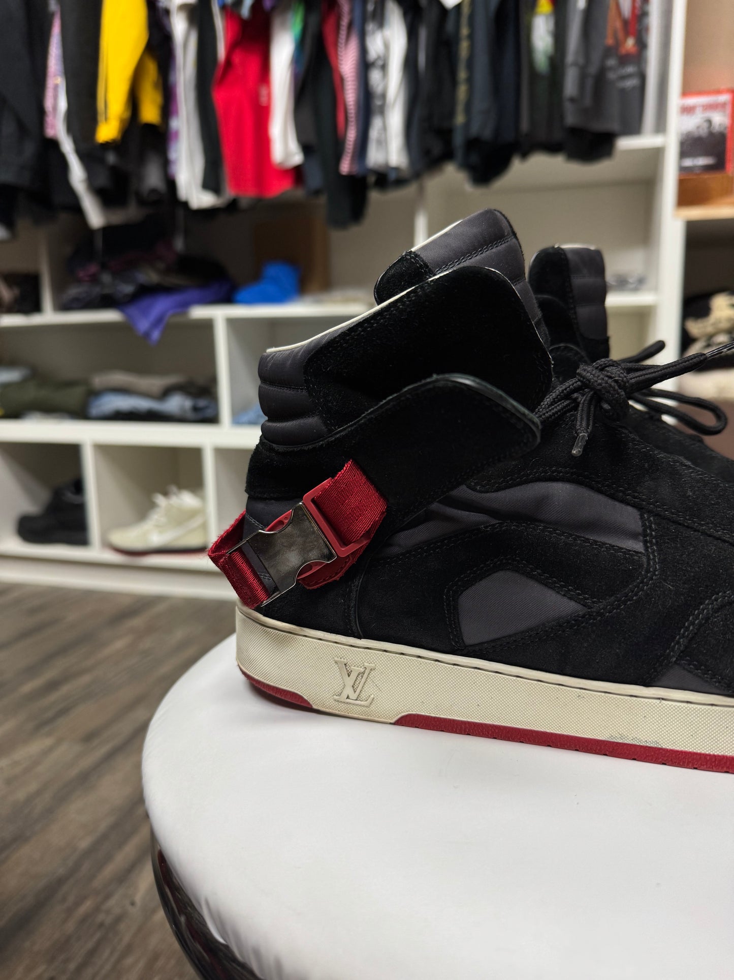 LOUIS VUITTON BLACK BASKETBALL SNEAKER (9.5)