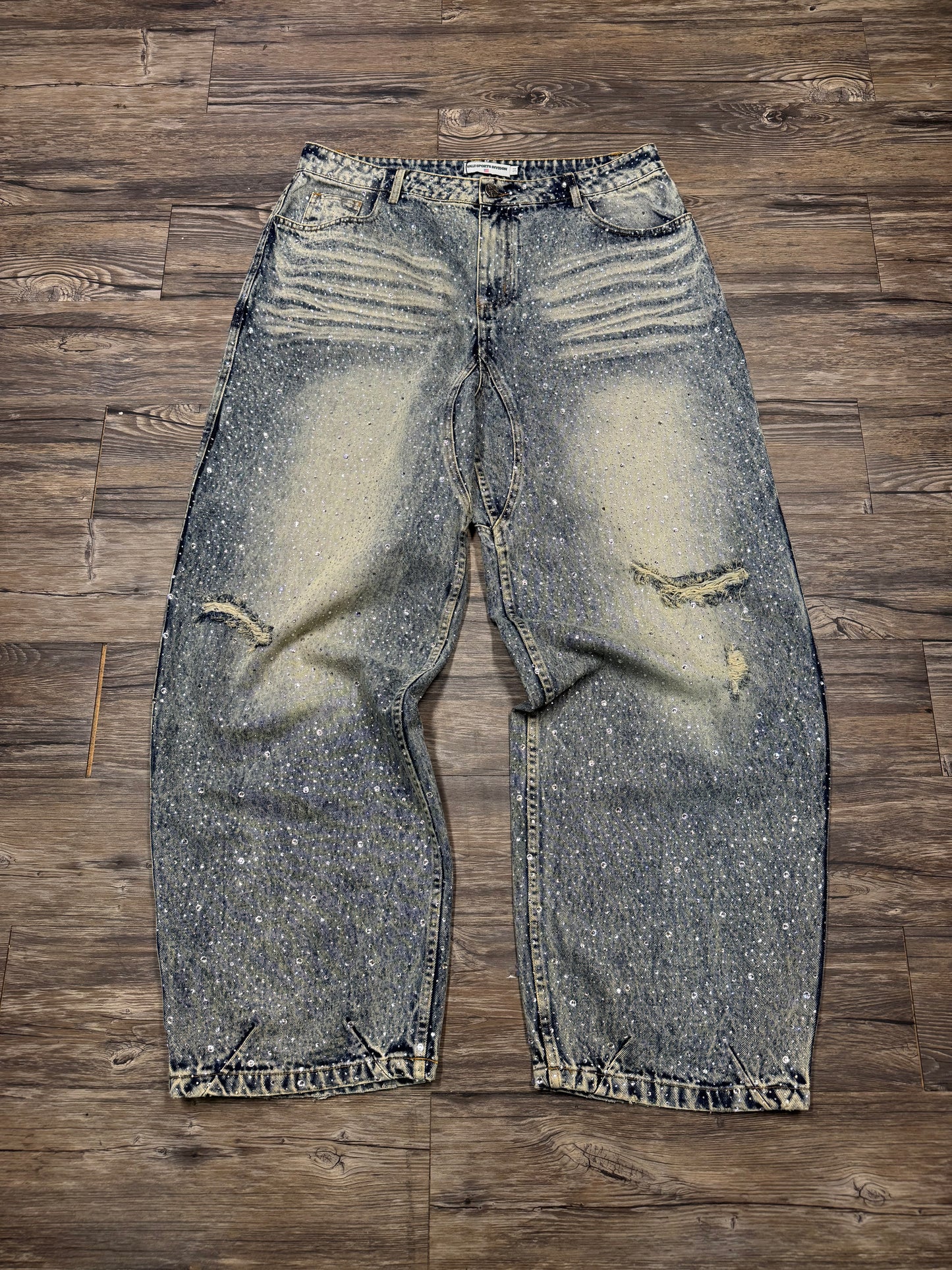 VALE DREAMS RHINESTONE BAGGY LIGHTWASH JEANS (34)