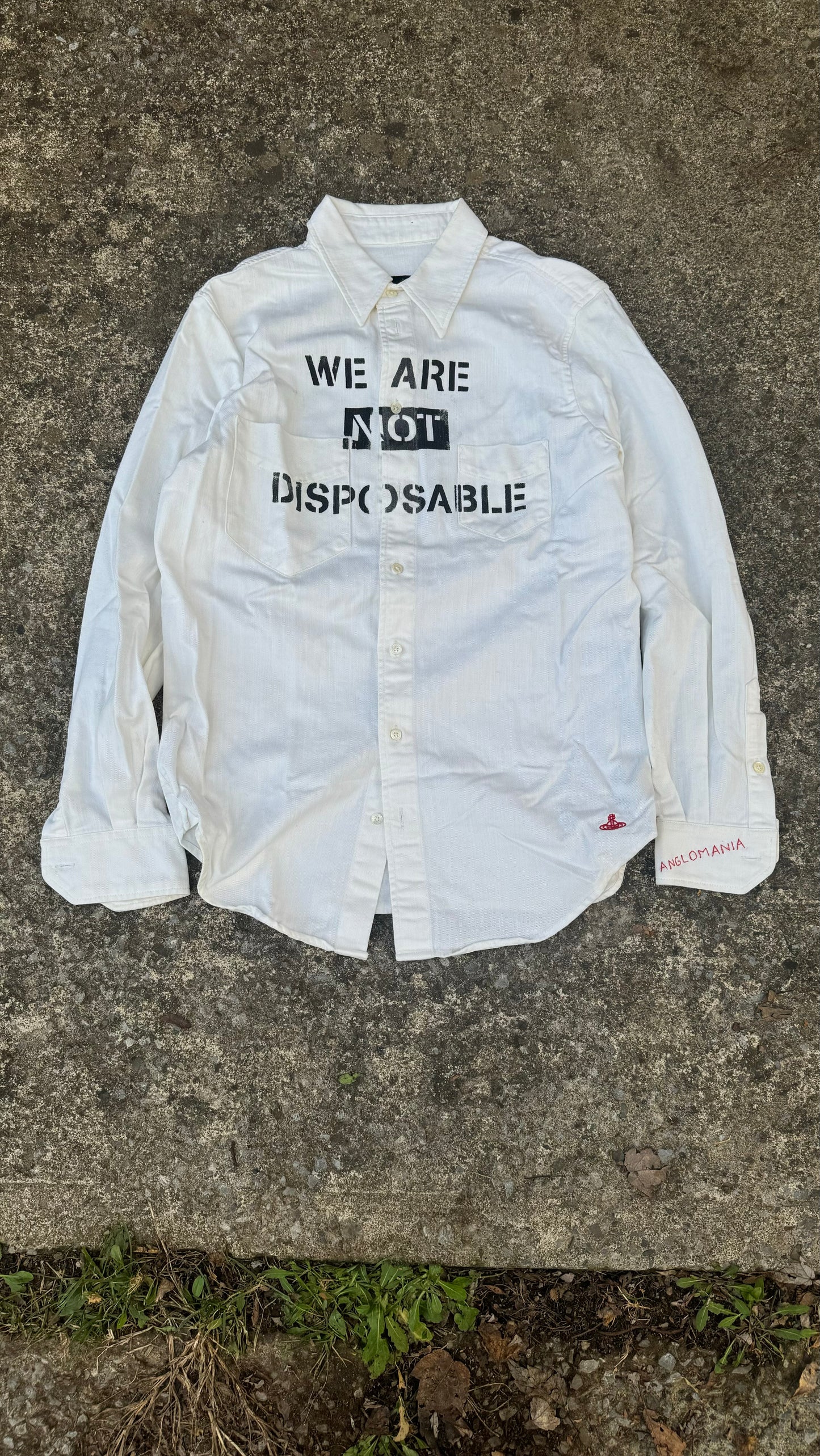 VIVIENNE WESTWOOD DISPOSABLE BUTTON UP (M)