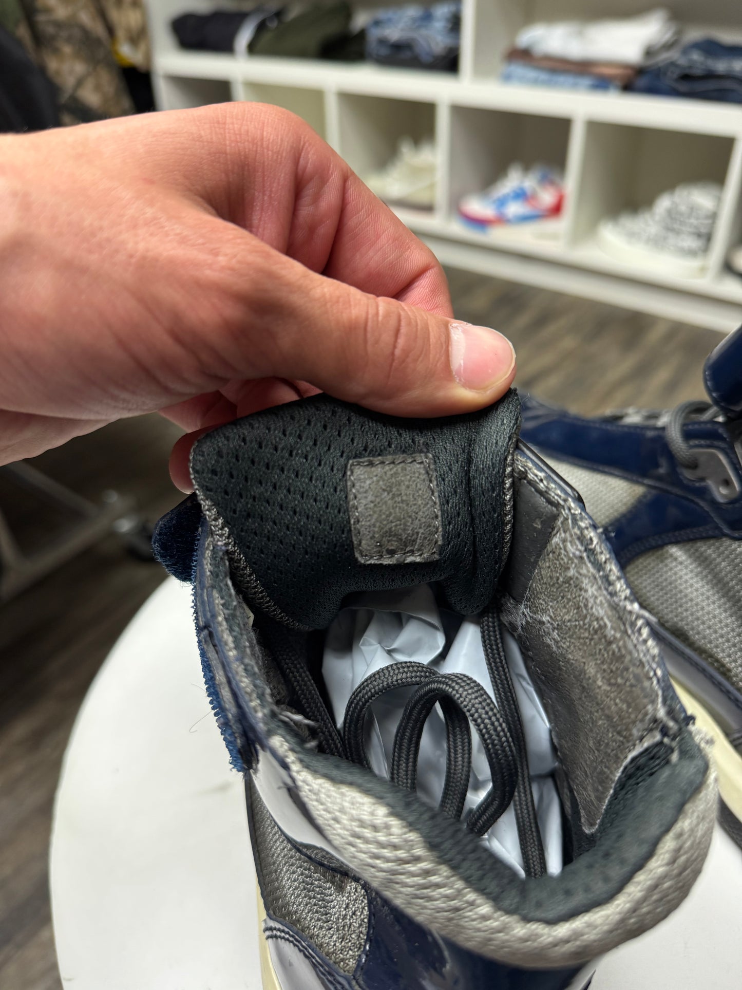 PRADA PATENT LEATHER HITOP CUPS (9-9.5)