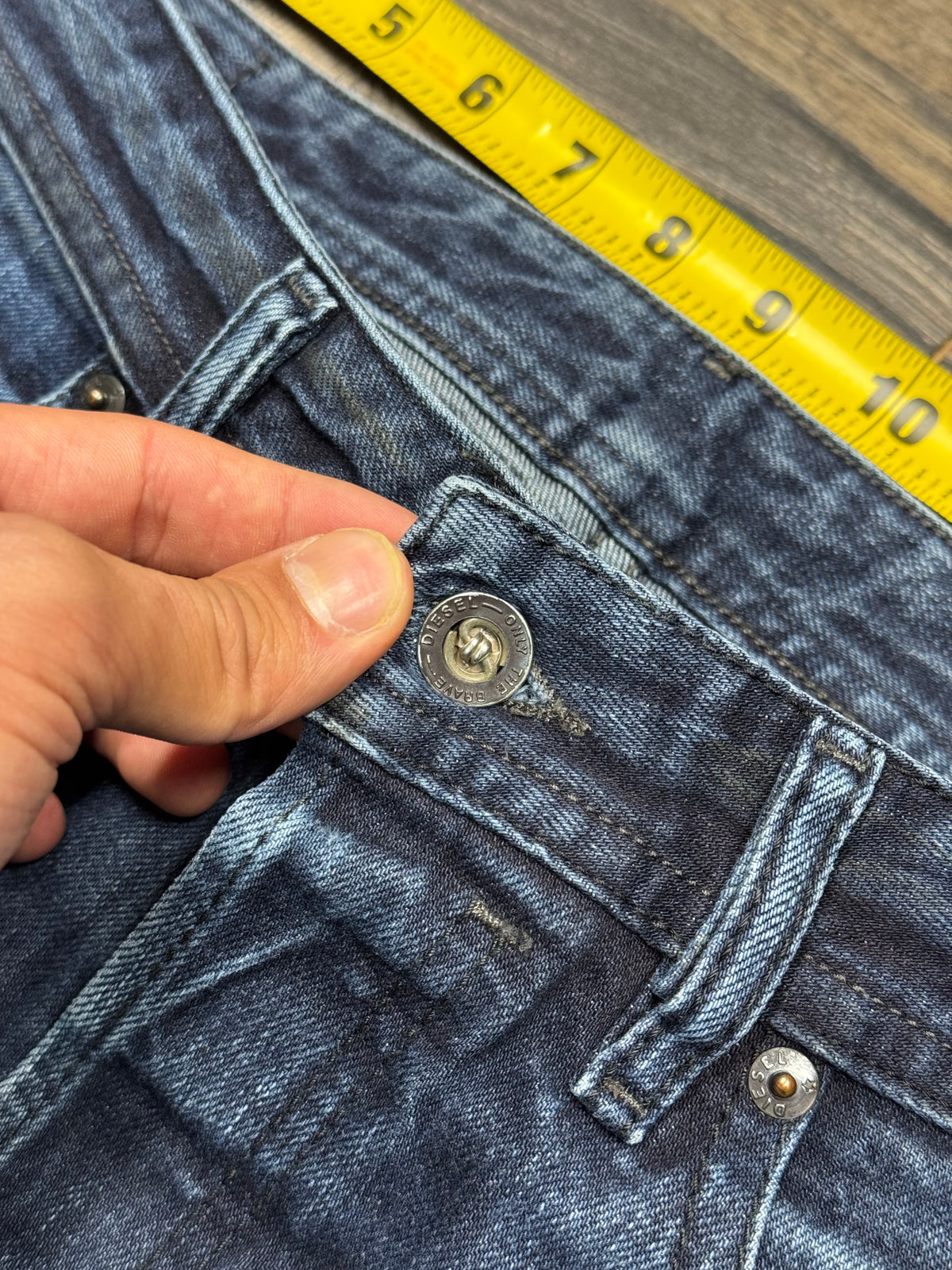 DIESEL DARKWASH BLUE DENIM JEANS (32)