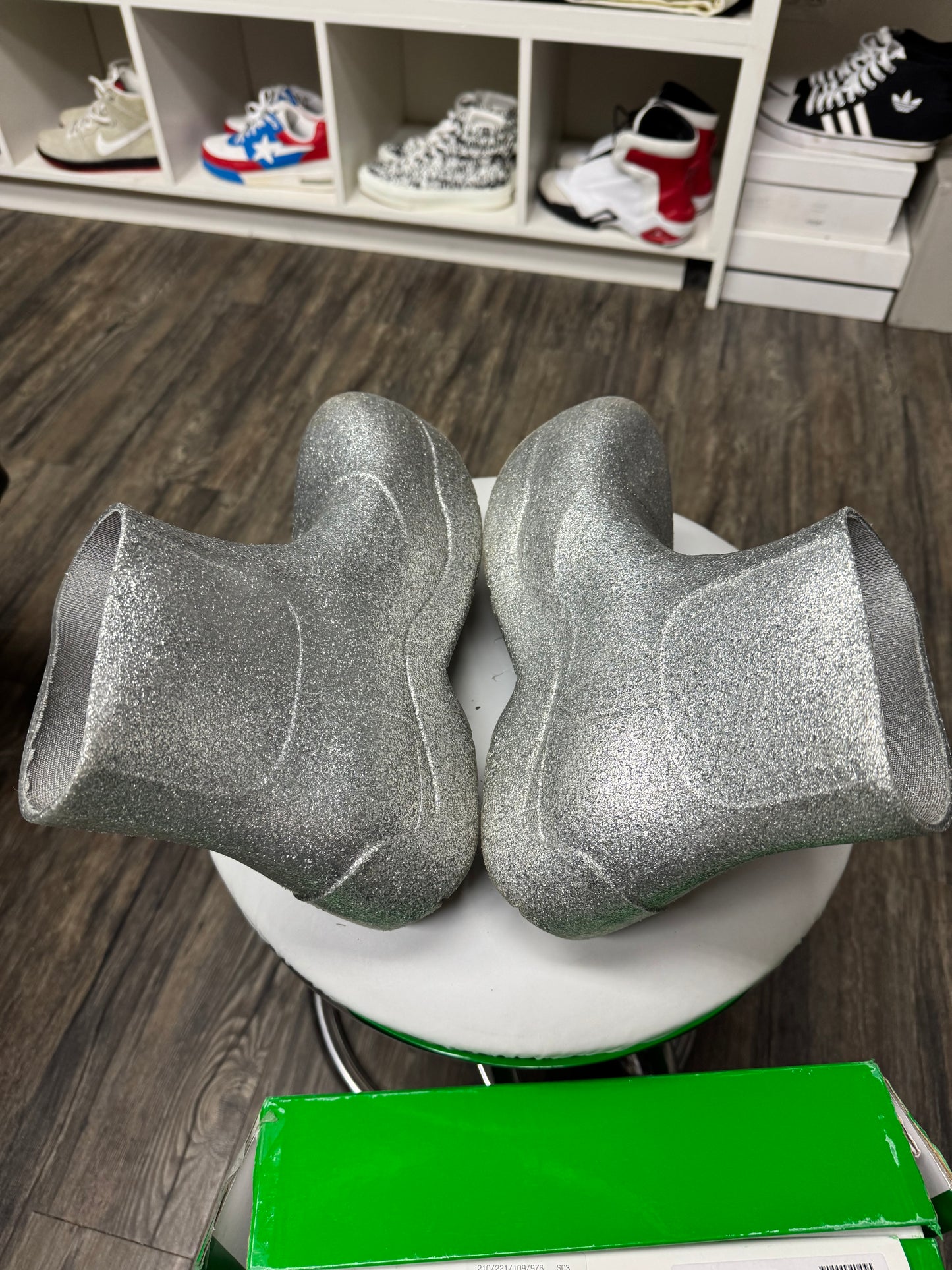 BOTTEGA VENETA GLITTER PUDDLE BOOTS (10.5)