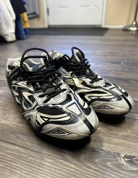 BALENCIAGA LOW TOP SNEAKERS (M 9)