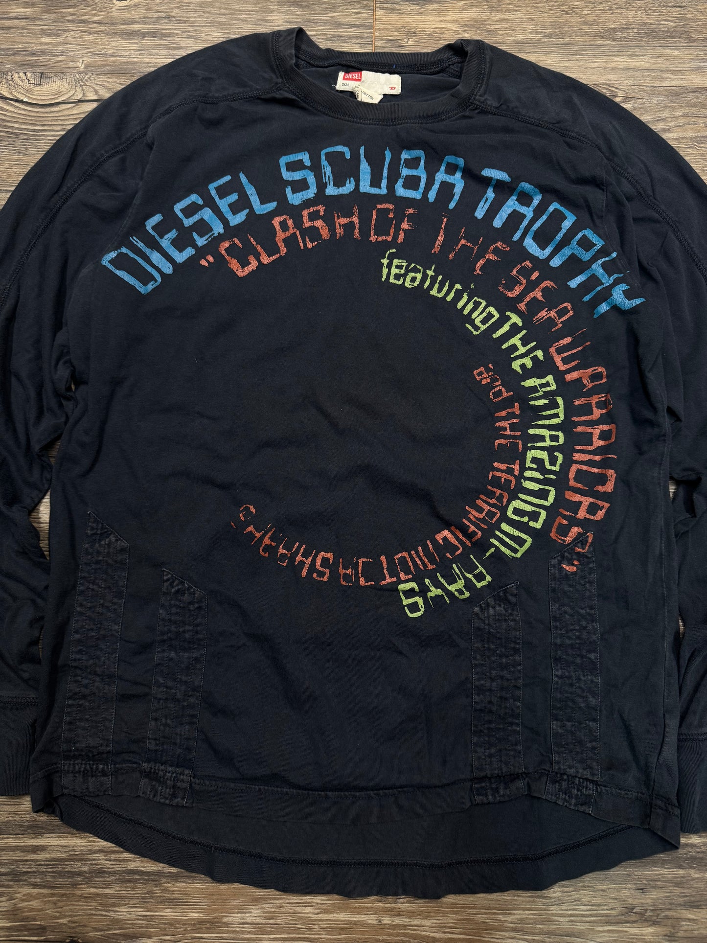 DIESEL RARE SCUBA TROPHY LONG SLEEVE T-SHIRT (LARGE)