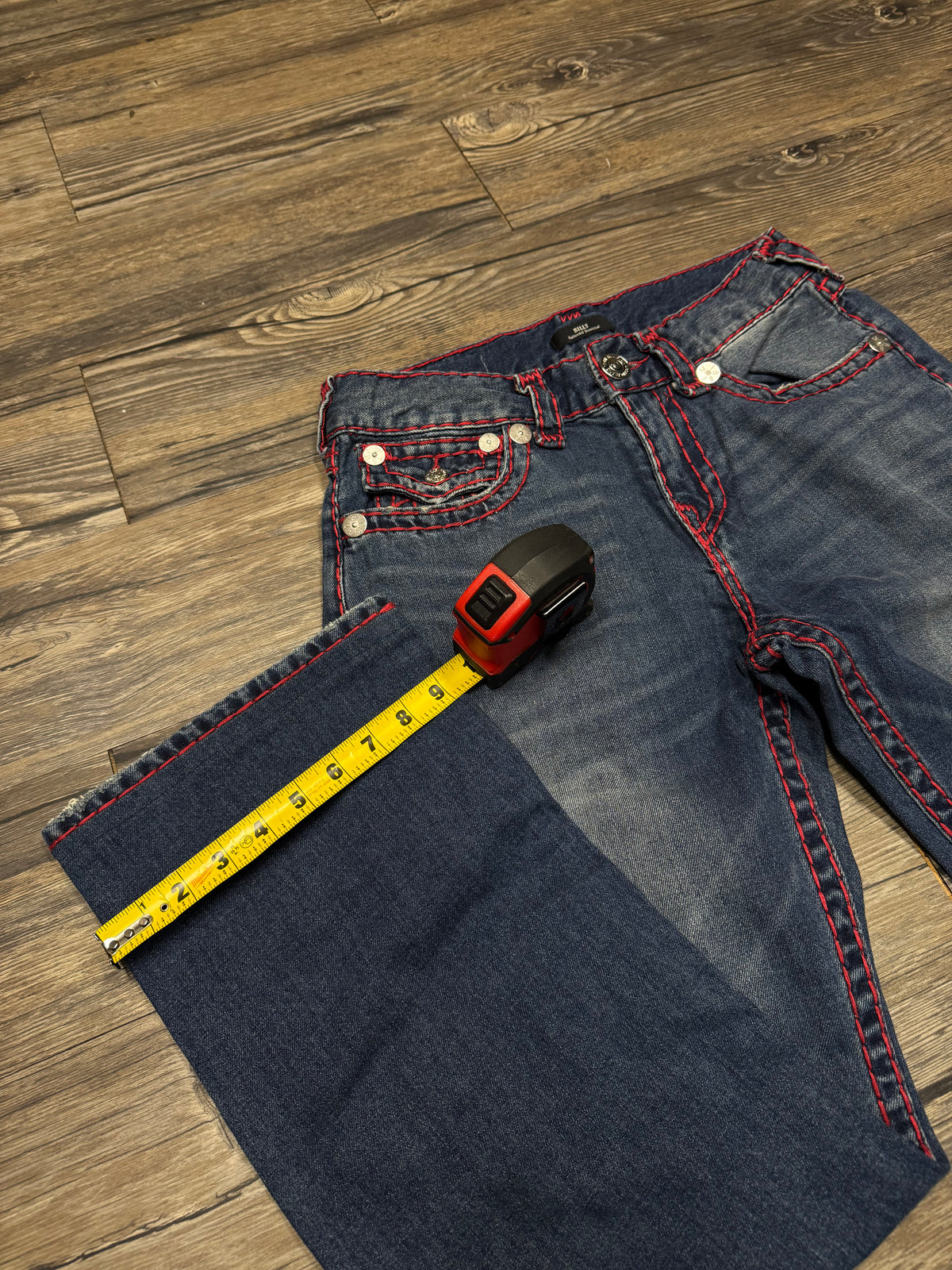 TRUE RELIGION BILLY RELAXED BOOTCUT DARKWASH JEANS (30)