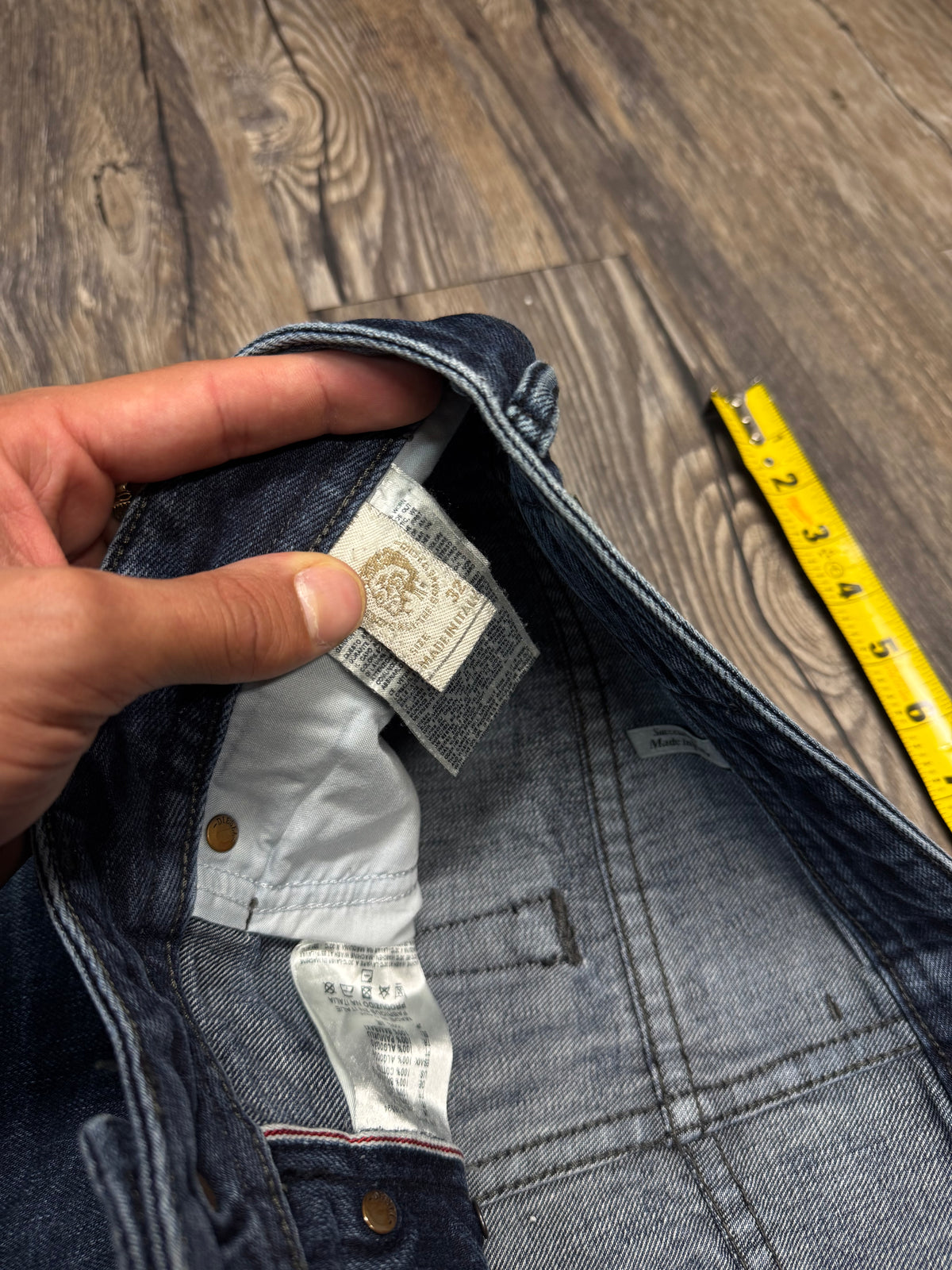 DIESEL DARKWASH BLUE DENIM JEANS (32)