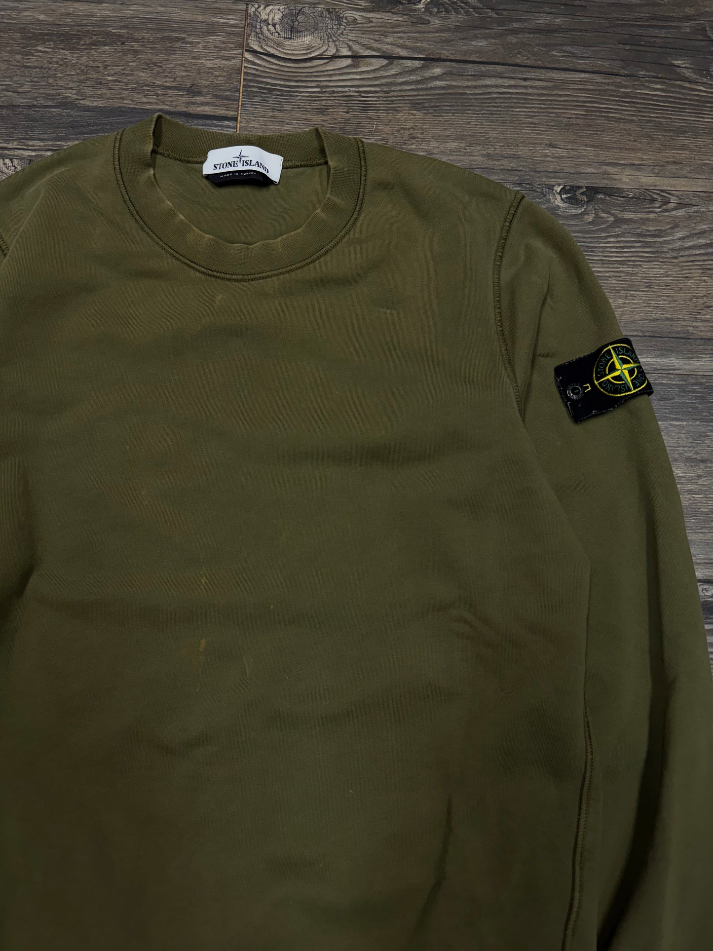 STONE ISLAND ARM PATCH CREWNECK (L)