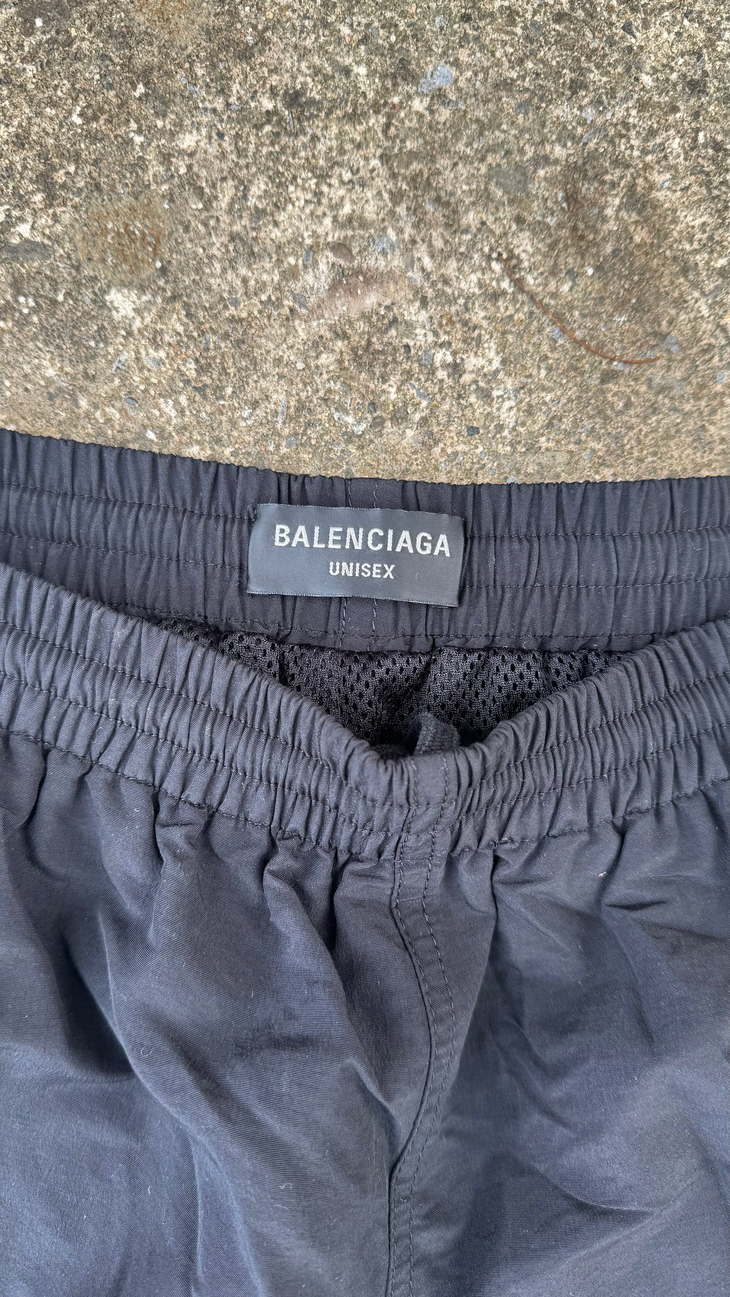 BALENCIAGA BLACK TRACK PANTS (M)