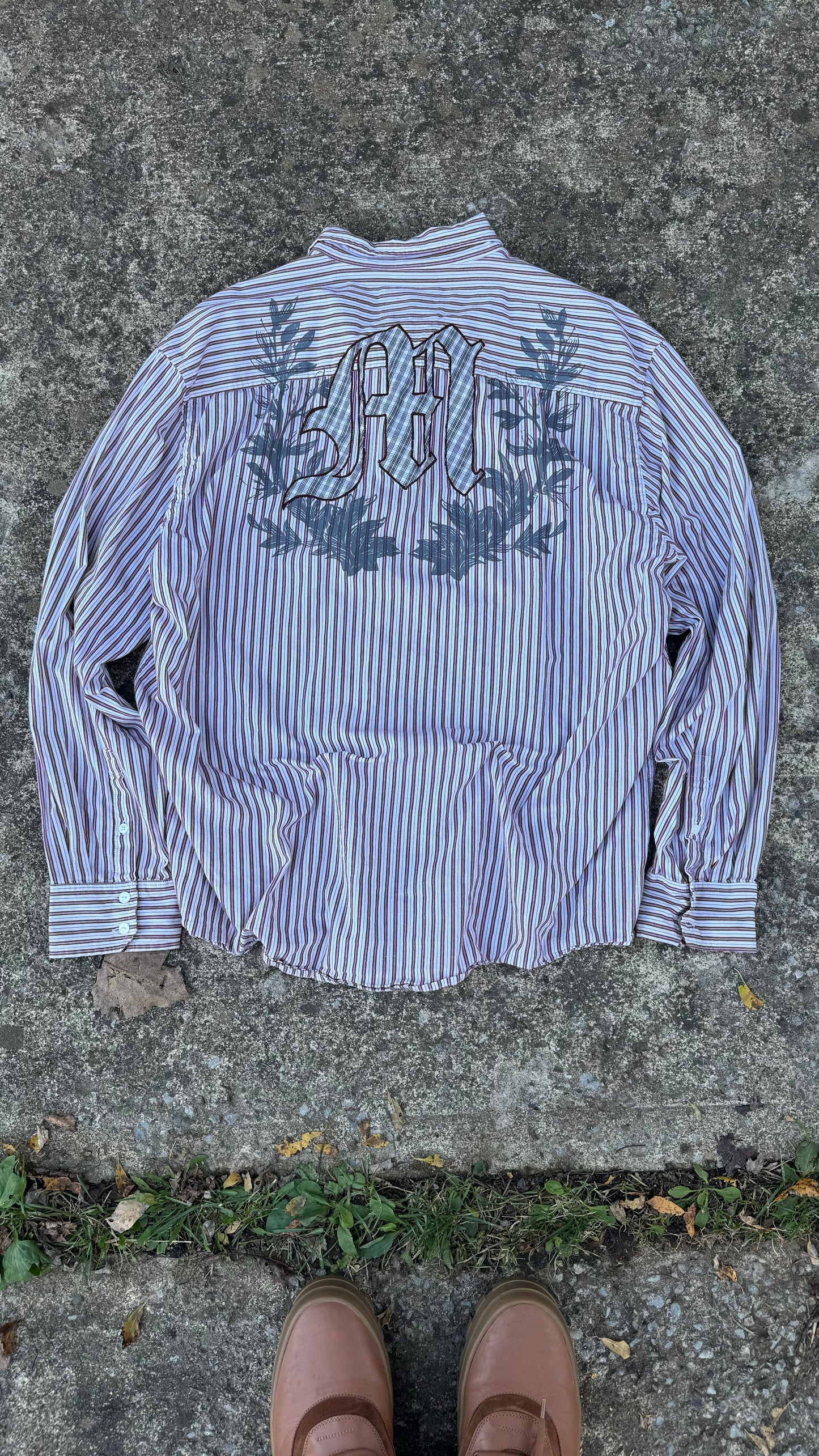 MARK ECKO Y2K BUTTON UP (XL)