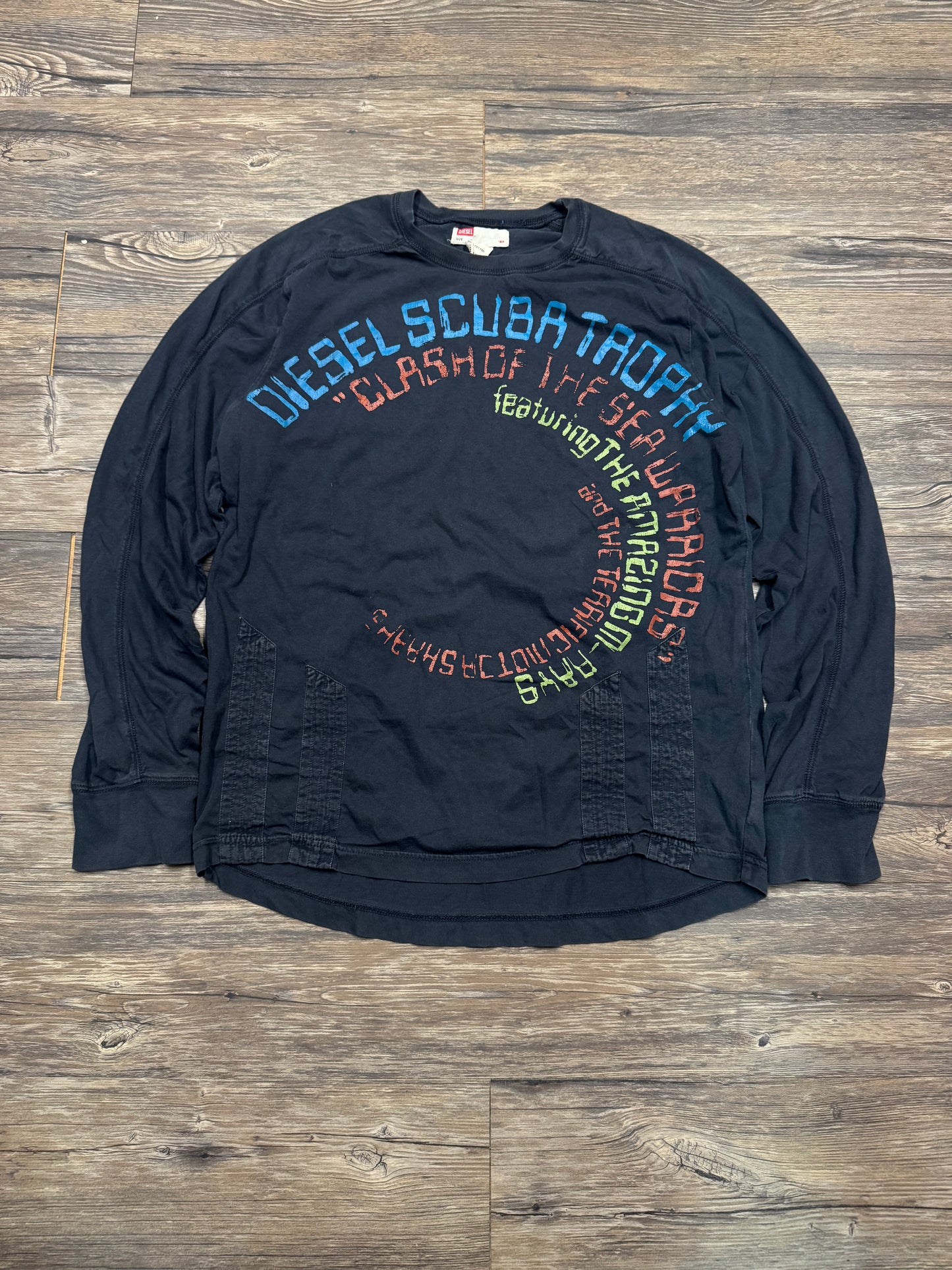 DIESEL RARE SCUBA TROPHY LONG SLEEVE T-SHIRT (LARGE)