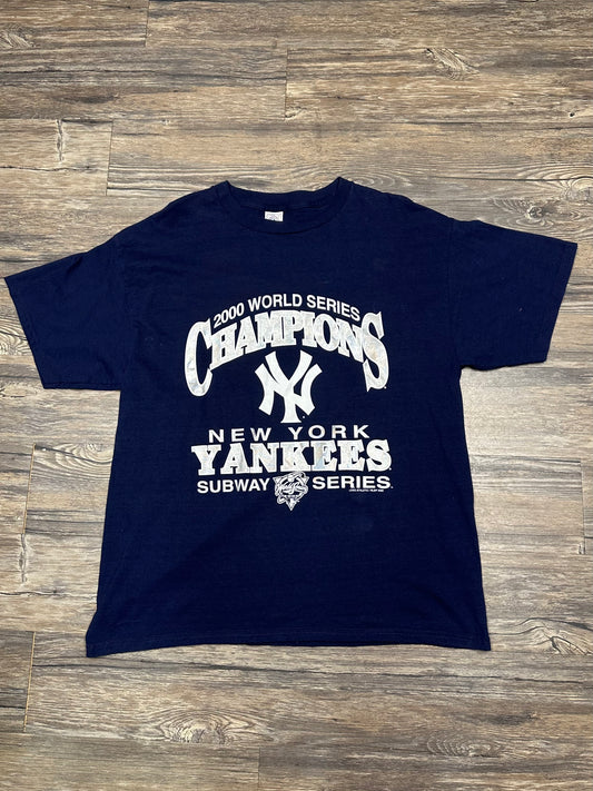2000’s YANKEES WORLD SERIES CHAMPIONS T-SHIRT (XL)