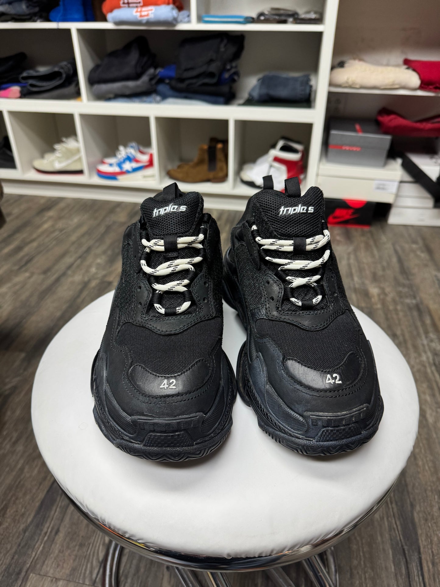 BALENCIAGA TRIPLE S ALL BLACK STOMPERS (42)