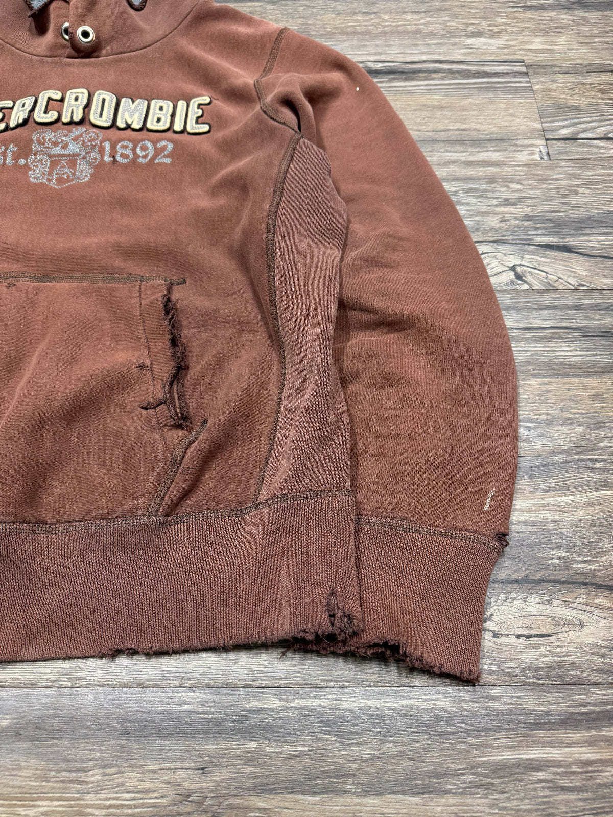 ABERCROMBIE & FITCH VINTAGE DISTRESSED PULLOVER (L)