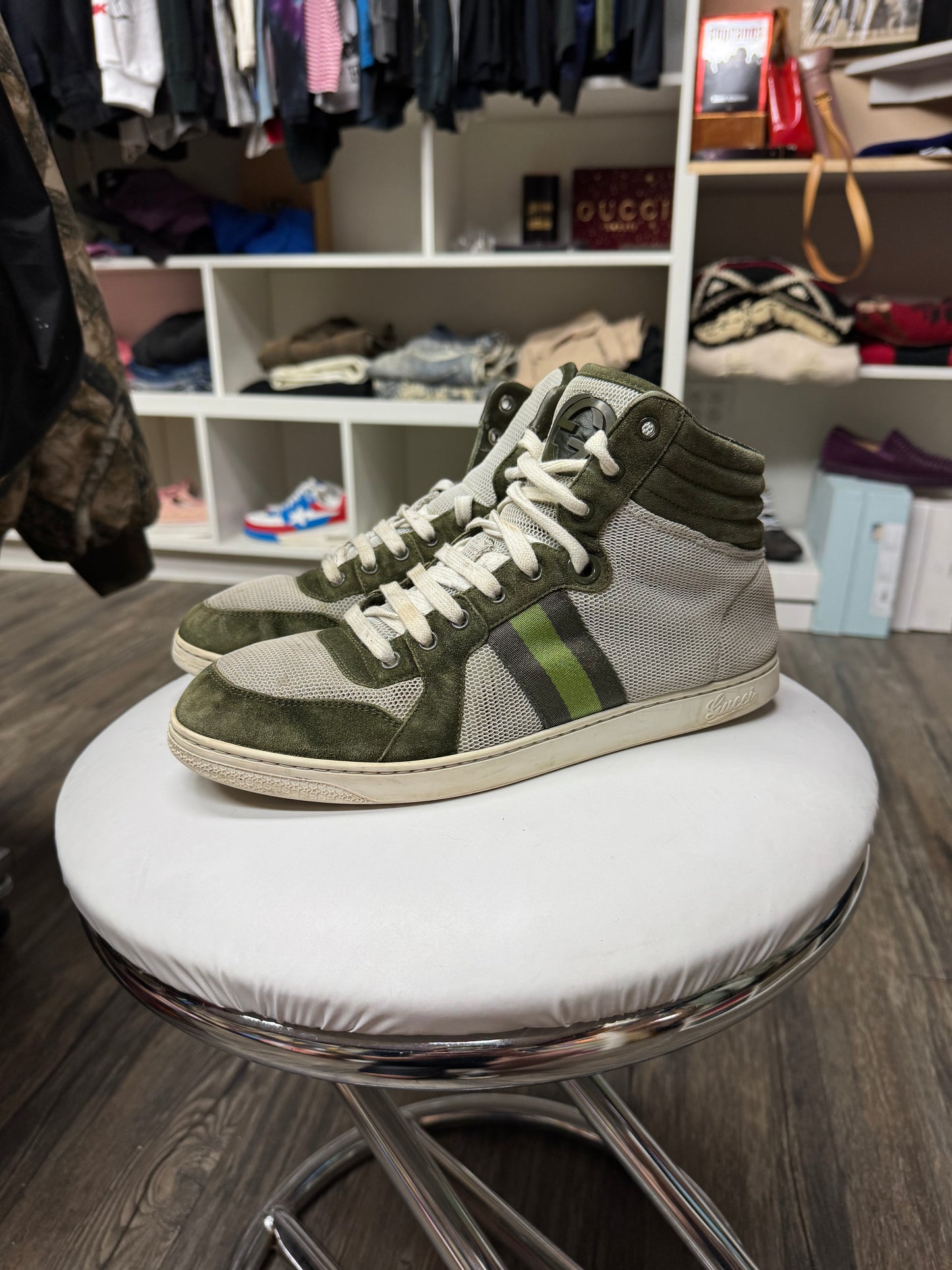 GUCCI SUEDE/MESH DAPPER HI-TOP SNEAKERS (41)