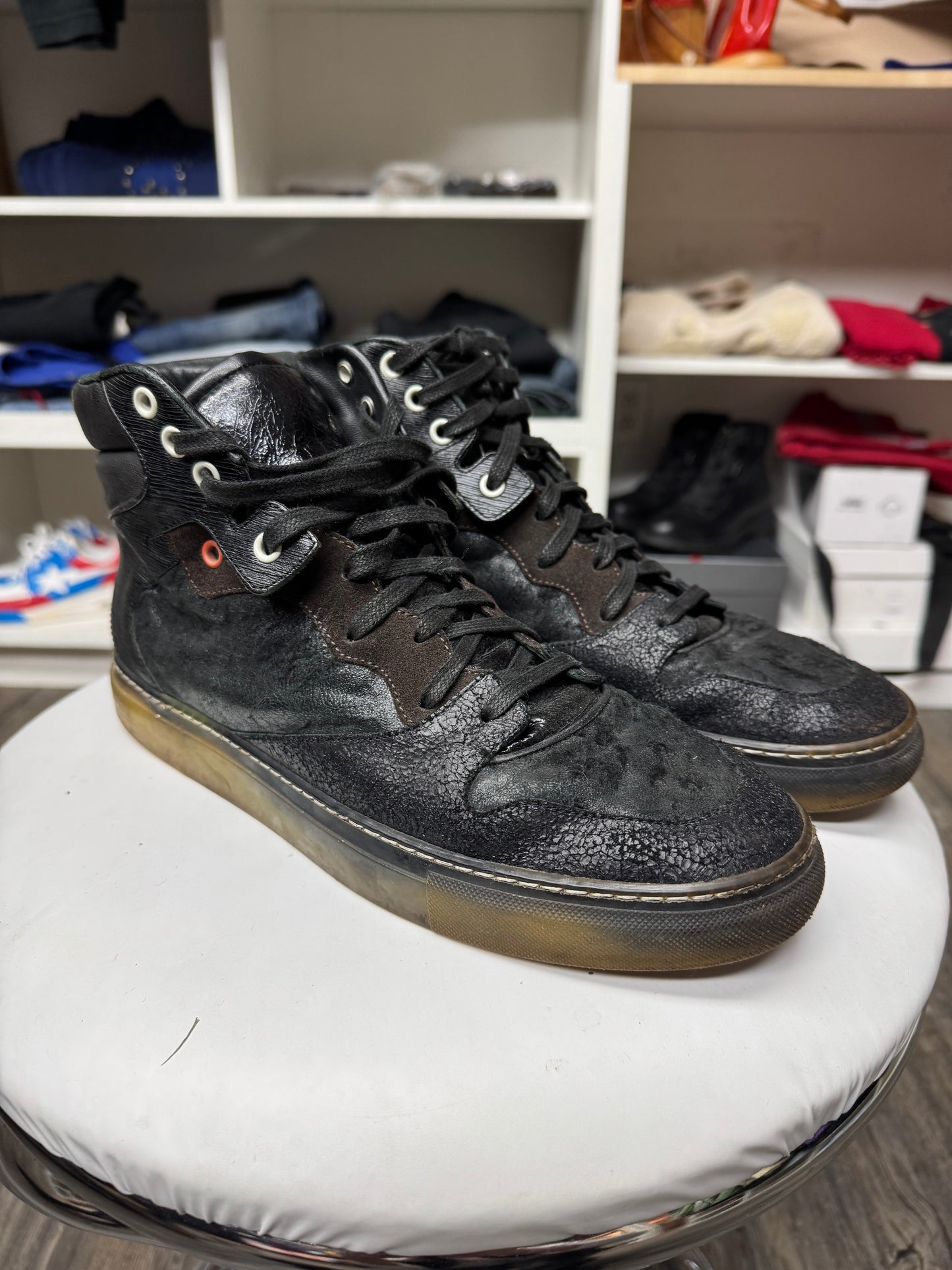 BALENCIAGA ARENA CITY HI TOP LEATHER SNEAKERS (41)