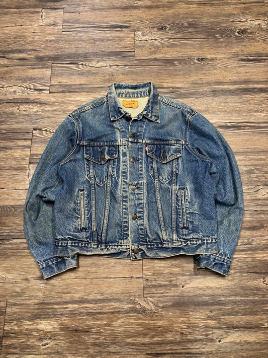 LEVI'S VINTAGE DENIM TRUCKER JACKET (M)