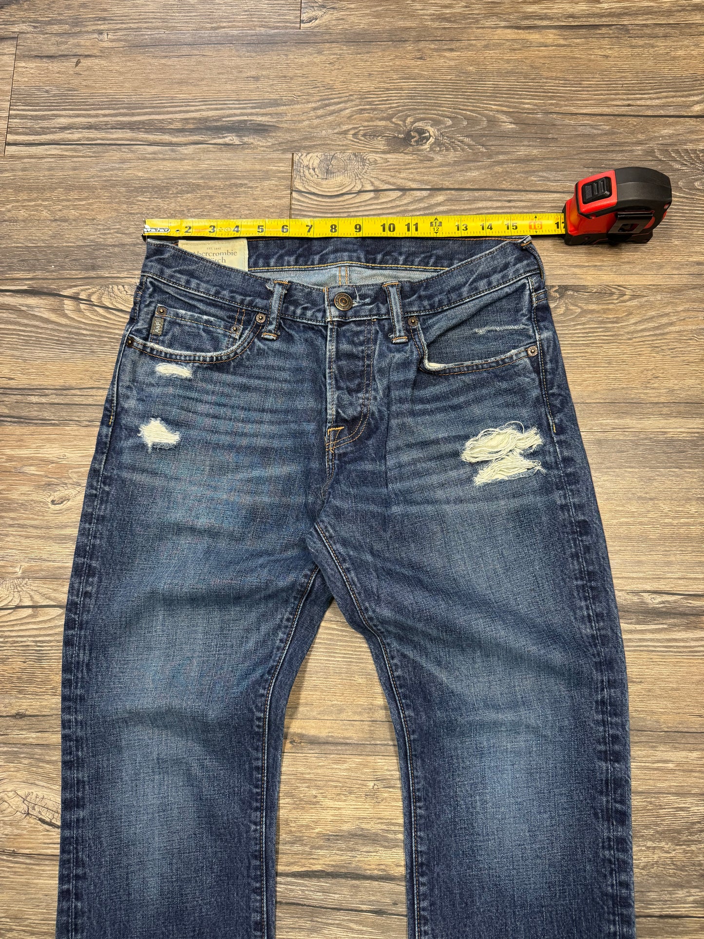 ABERCROMBIE & FITCH SLIMFIT DISTRESSED DARK WASH BLUE JEANS (31x32)