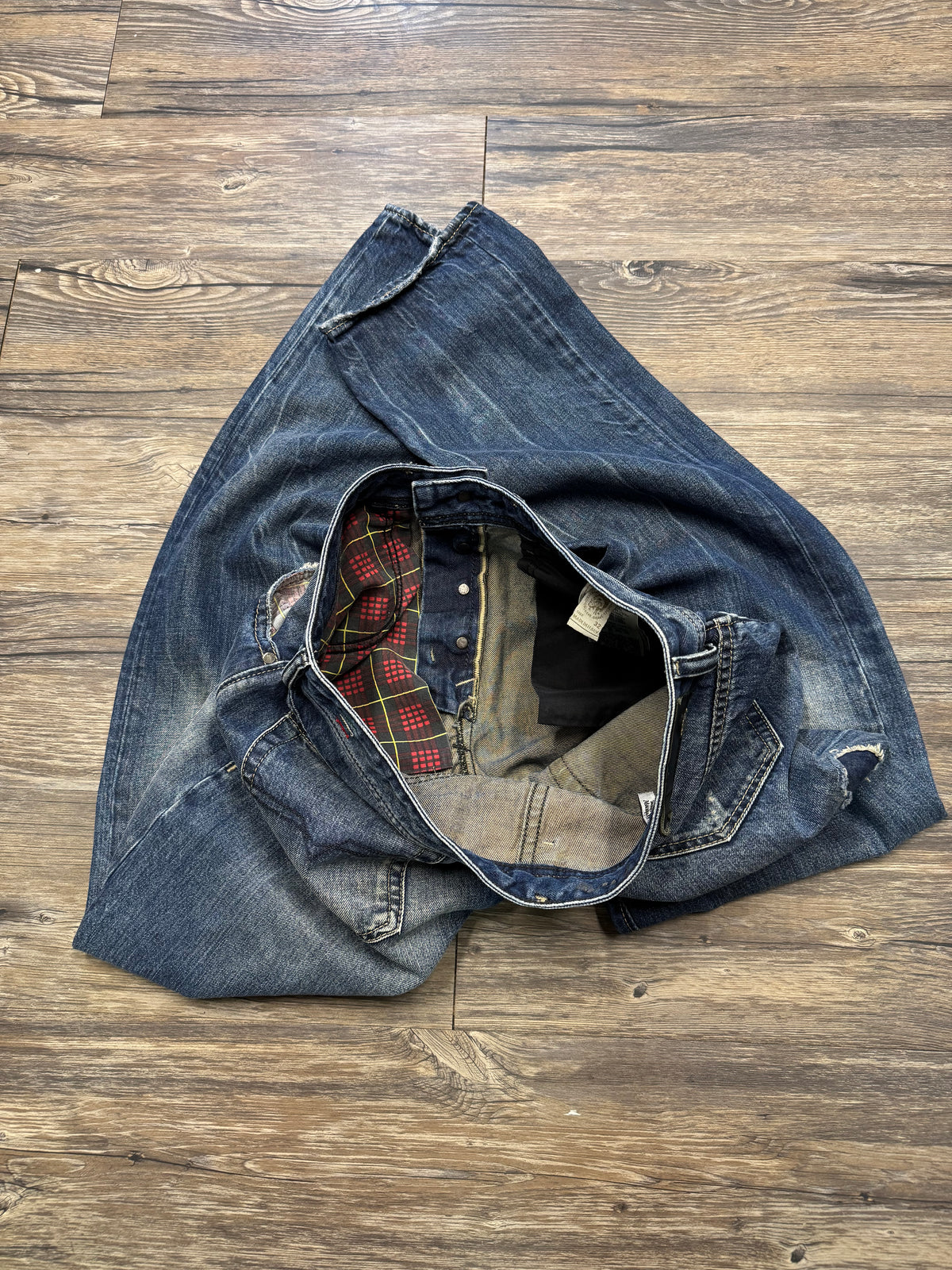 DIESEL PATCHWORK REPAIRED DARK WASH DISTRESSED JEANS (32)