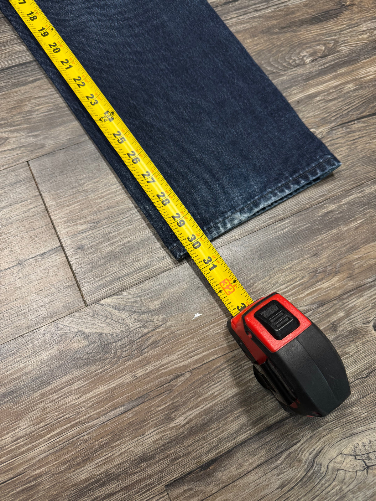 DIESEL DARKWASH BLUE DENIM JEANS (32)