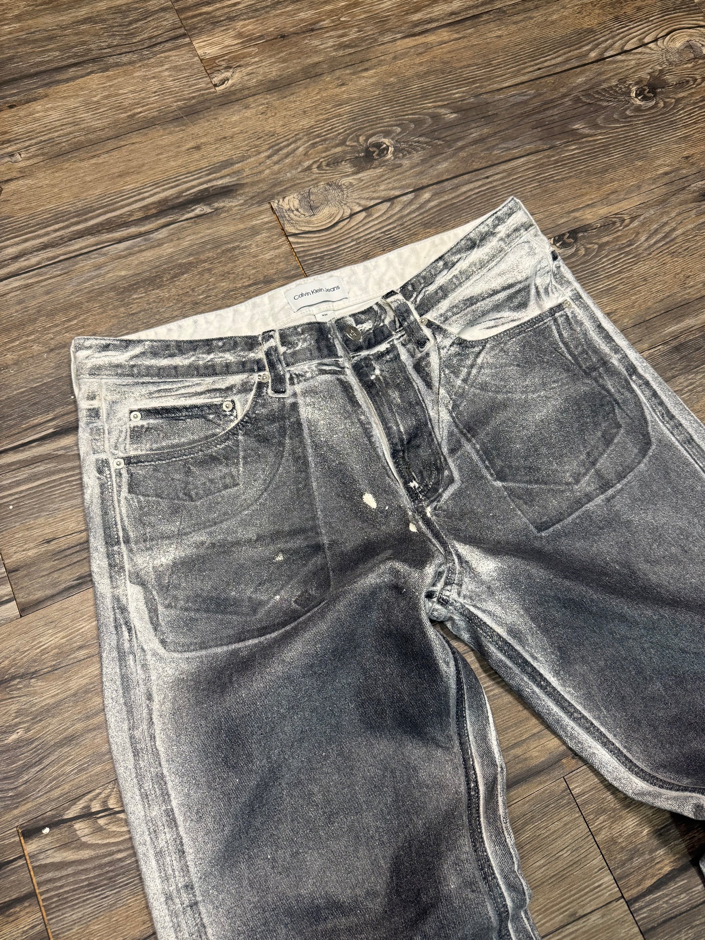 CALVIN KLEIN PAINTED STRAIGHT CUT DENIM (34)