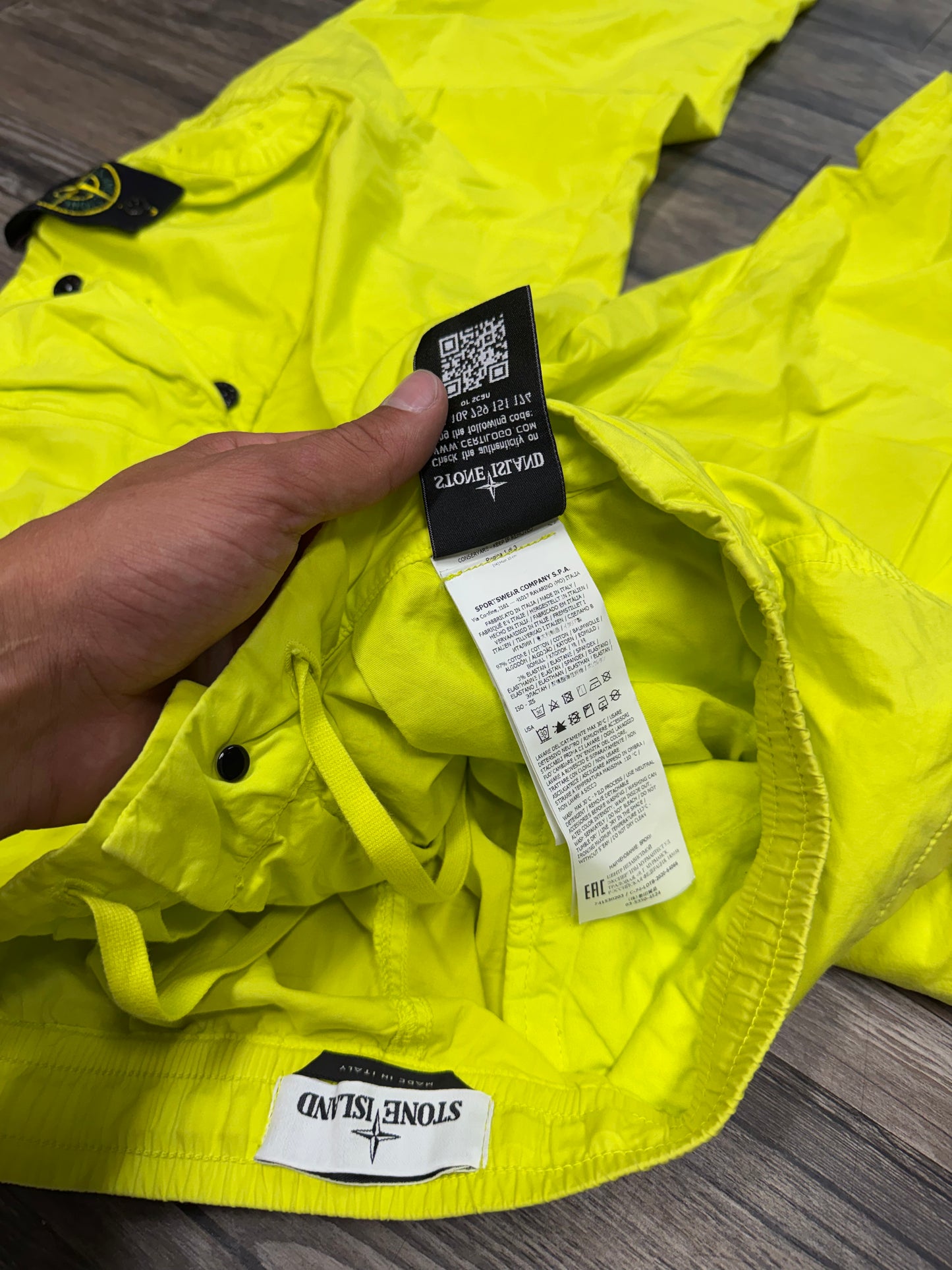 STONE ISLAND ‘LIME’ NYLON METAL CARGO PANTS (31)