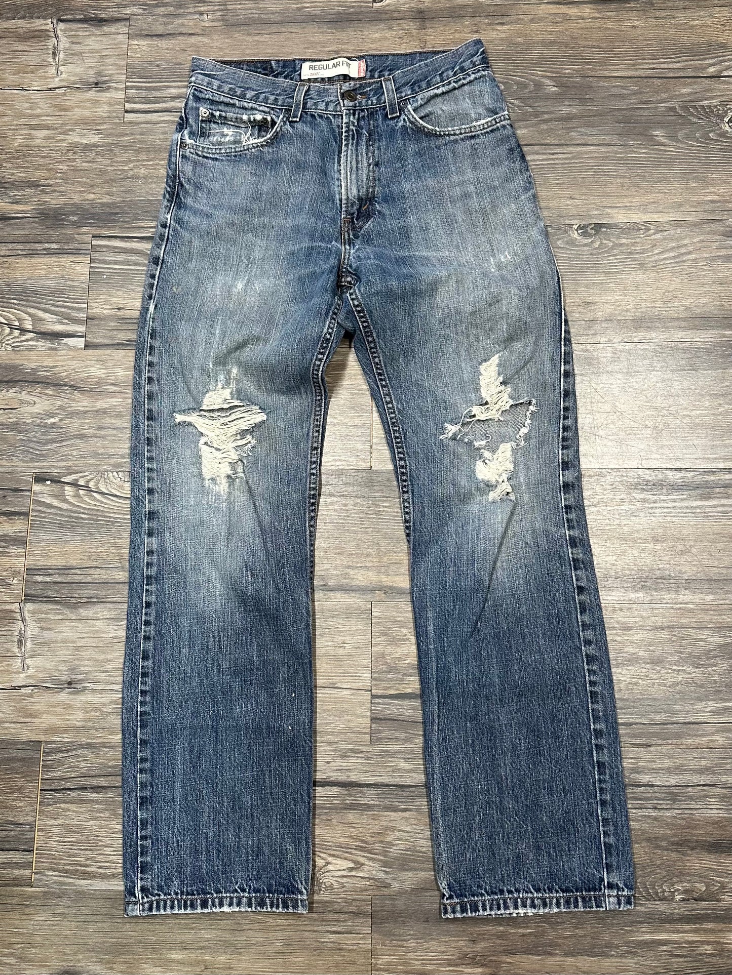 VINTAGE DISTRESSED LEVIS DENIM (31)