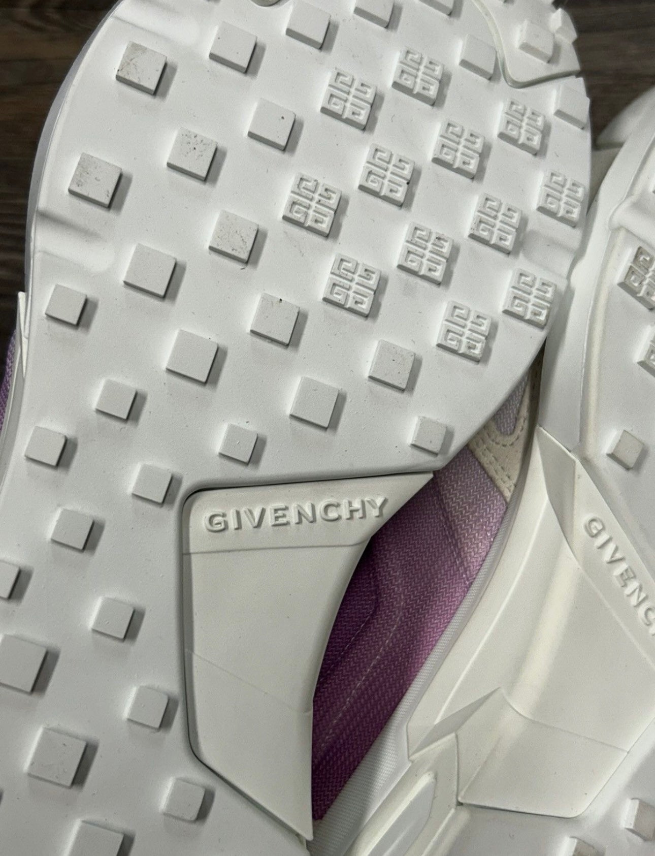 GIVENCHY GIV 1 LIGHT SNEAKERS (M 8.5)