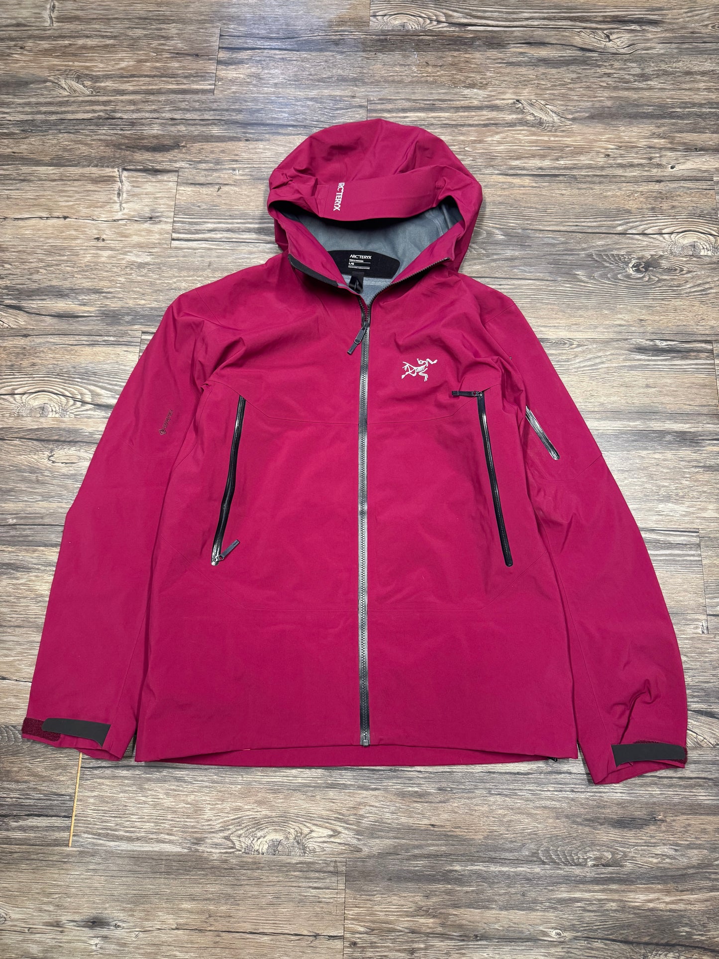 ARCTERYX MAGENTA SHELL JACKET (L)