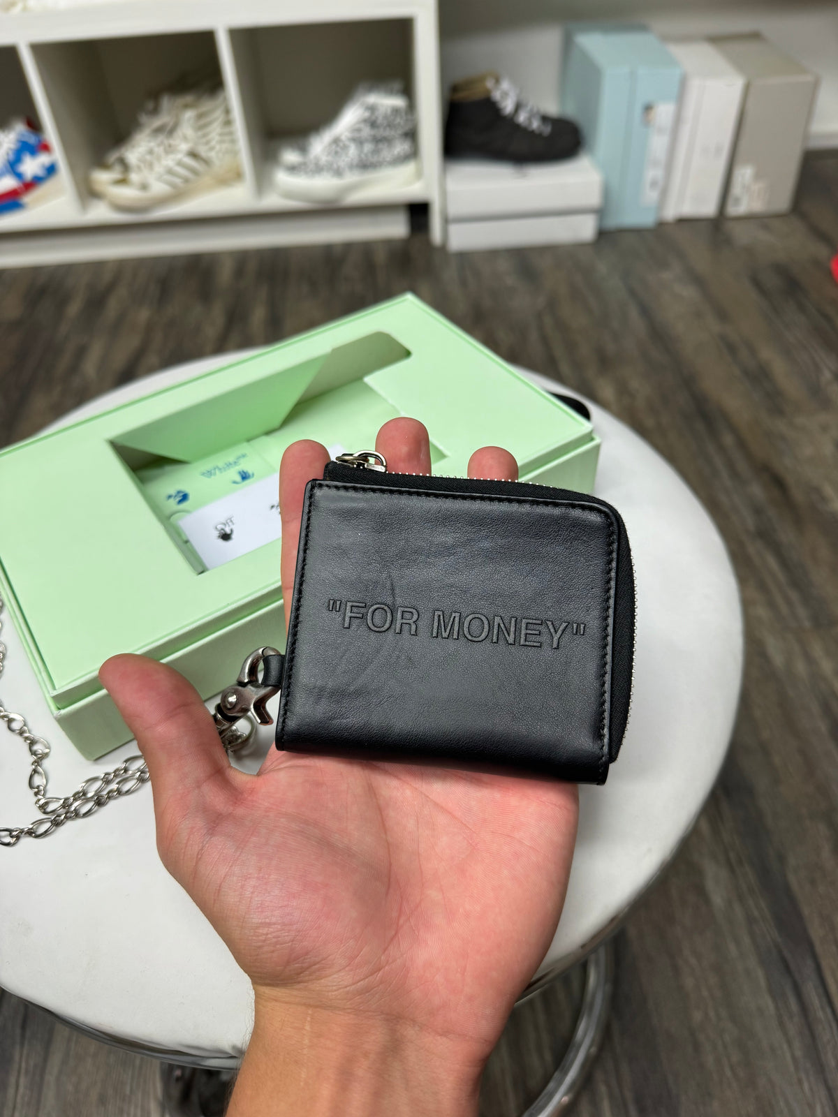 OFF WHITE CHAIN WALLET (OS)