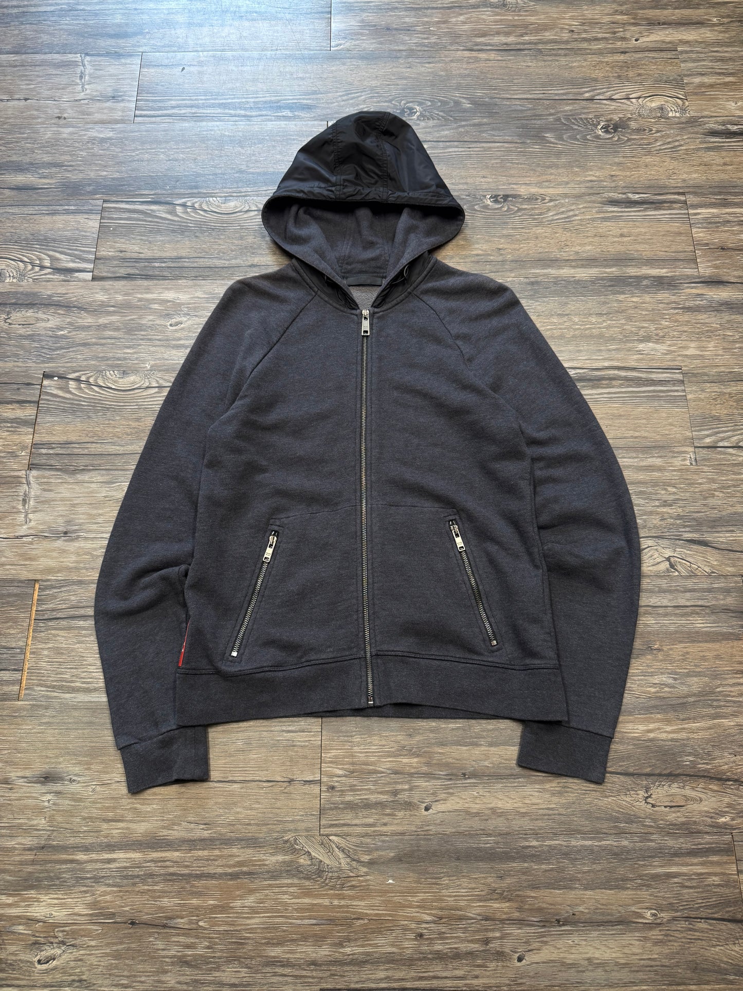 PRADA SLIM FIT RED TAB LIGHTWEIGHT HYBRID NYLON HOODED SWEATSHIRT (M)