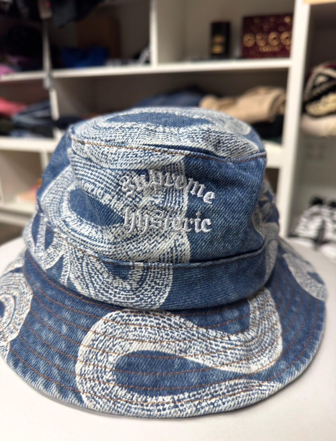 HYSTERIC GLAMOUR X SUPREME SNAKEPRINT BUCKET HAT (OS)
