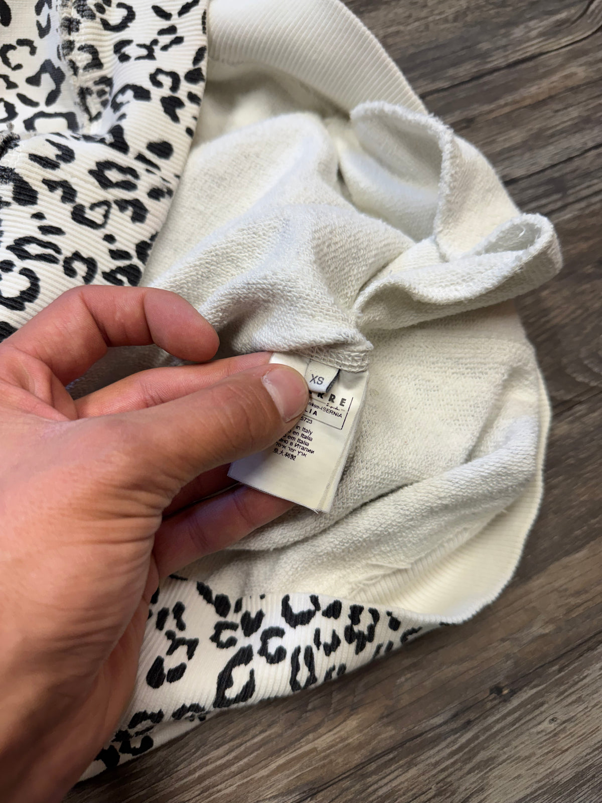 PIERRE BALMAIN SNOW LEPORD CUT OFF CREWNECK (XS)